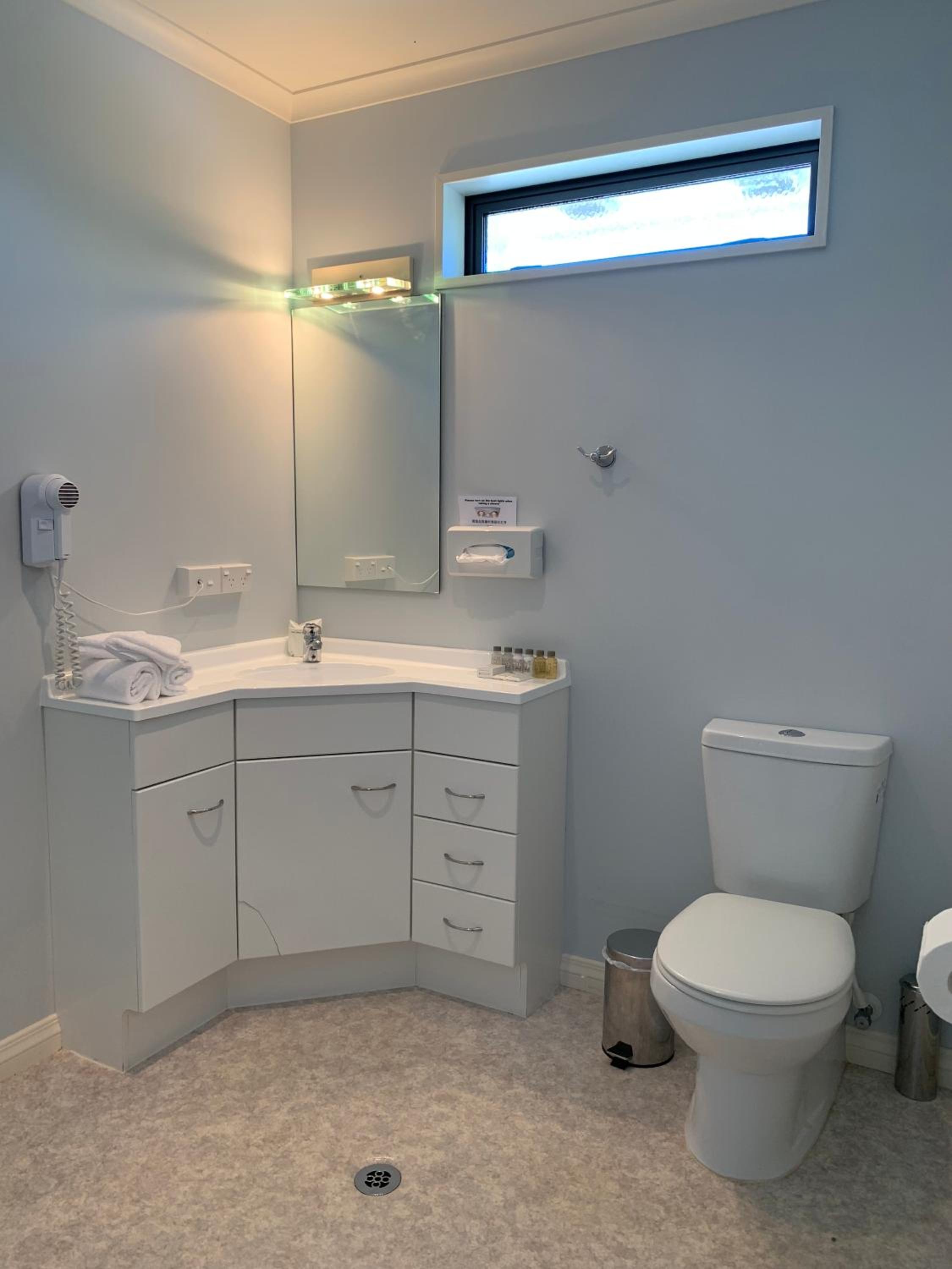 Super King Suite - Photo 8
