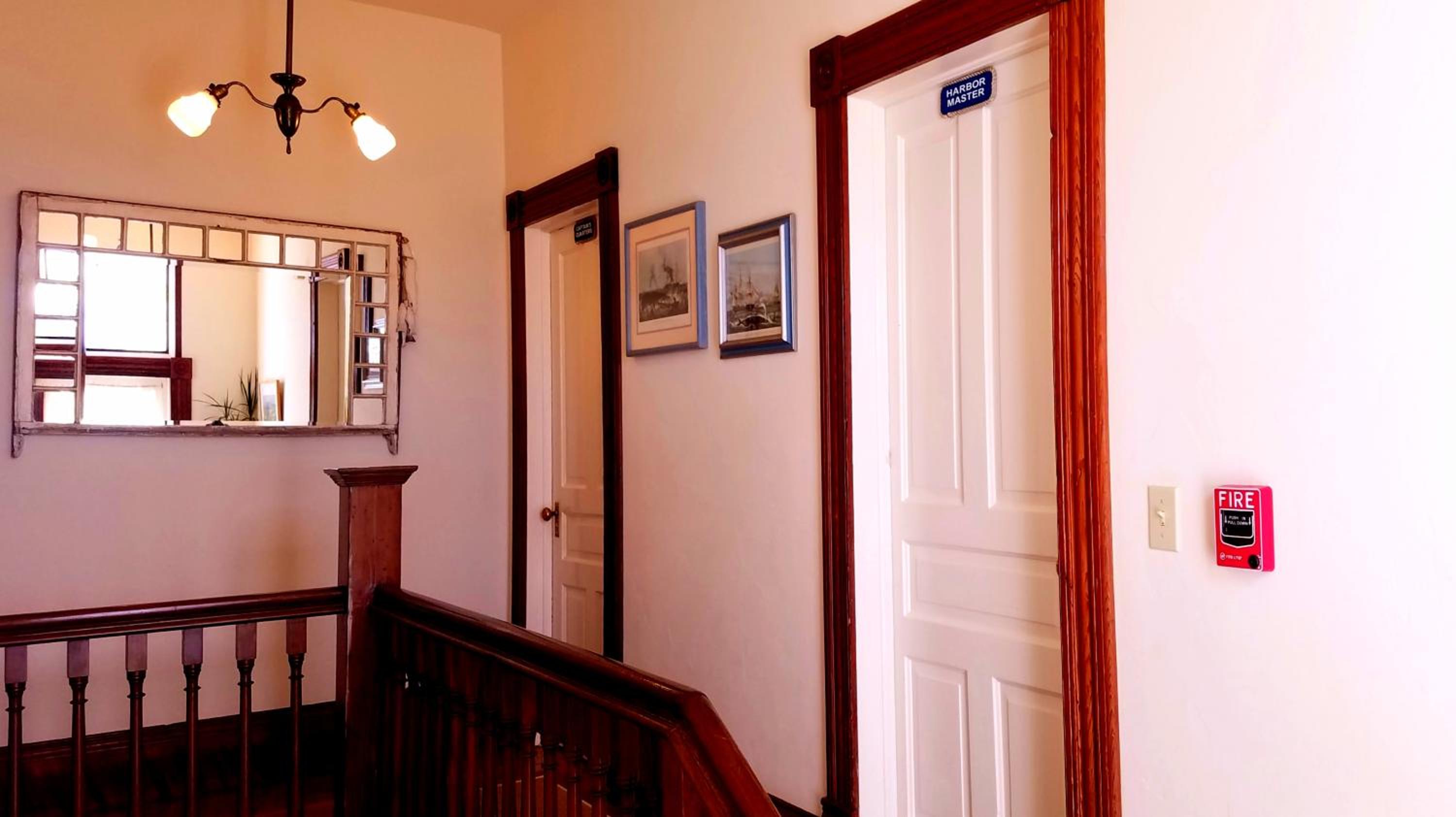 Queen Room photo 1