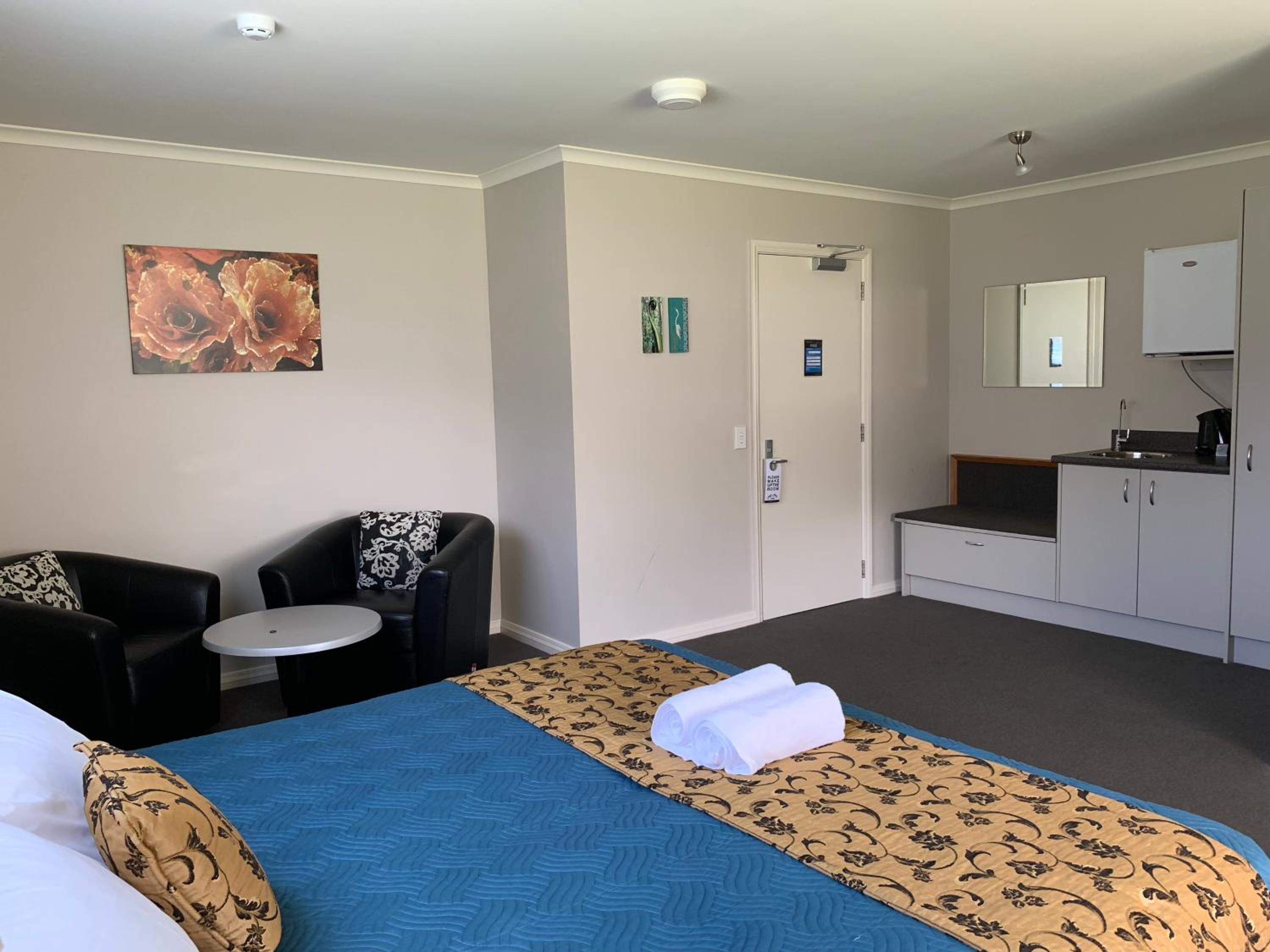 Super King Spa Suite - Photo 6