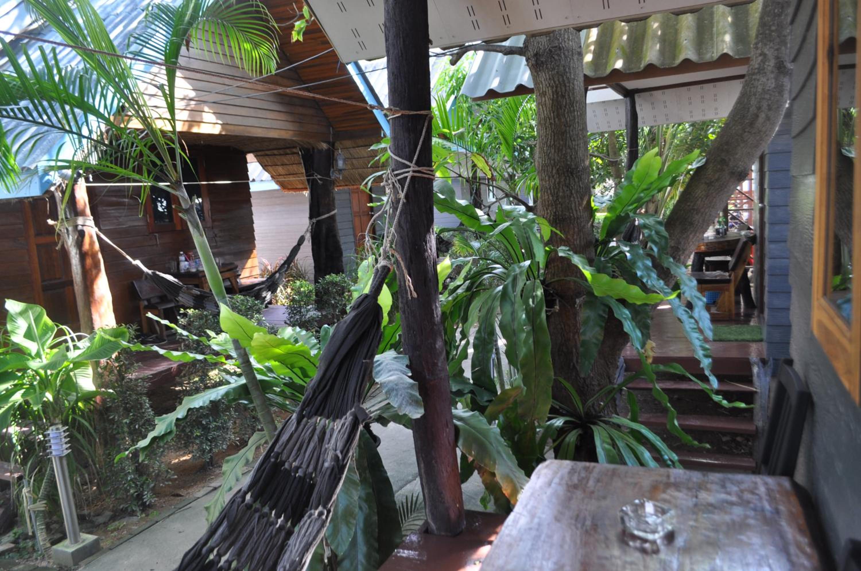One-Bedroom Bungalow - Photo 11