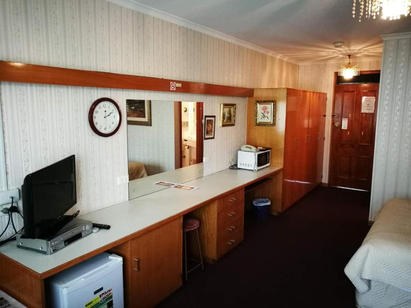 Standard Queen Room photo 2