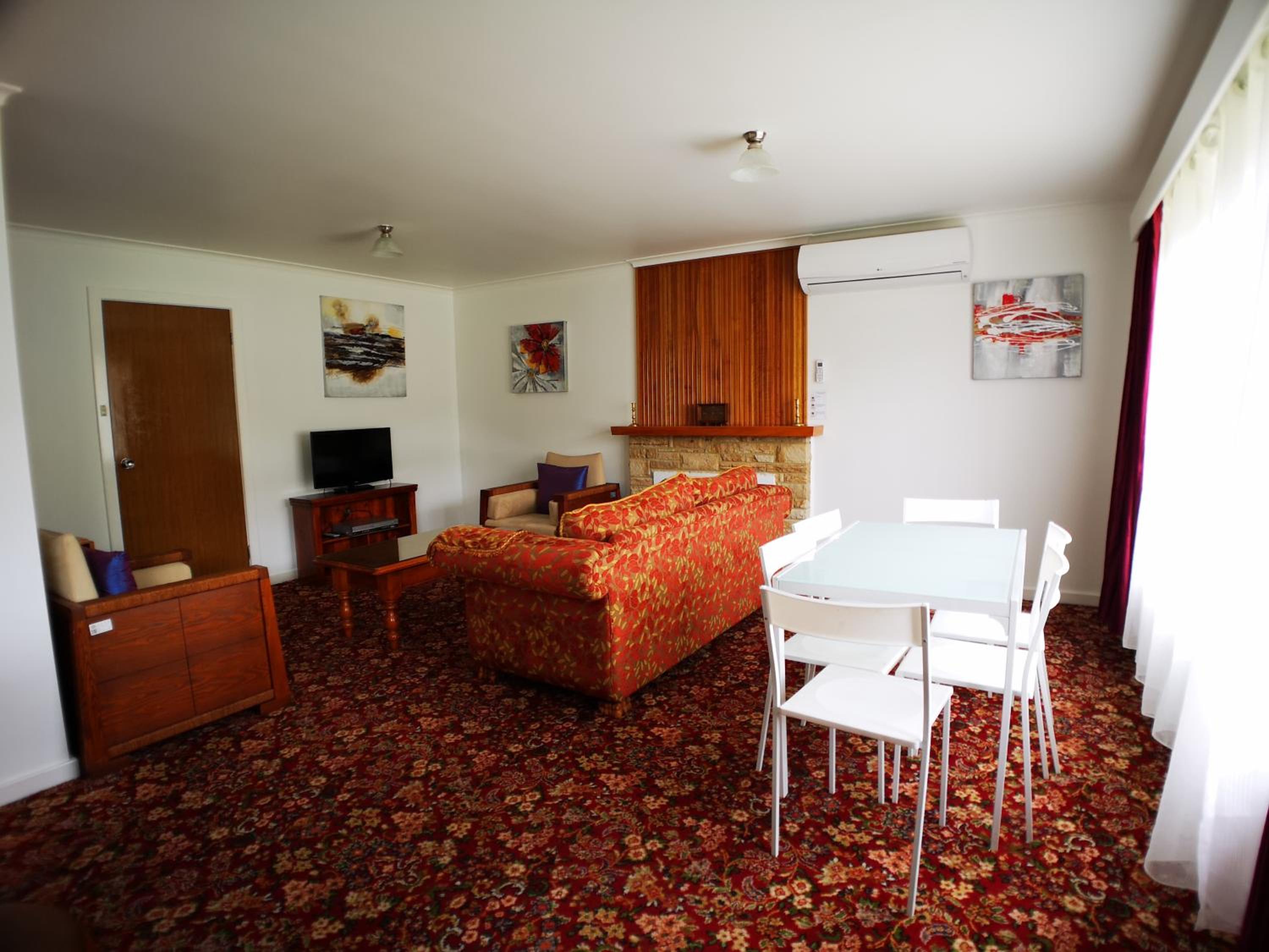 Two-Bedroom House - Wellington  photo 2