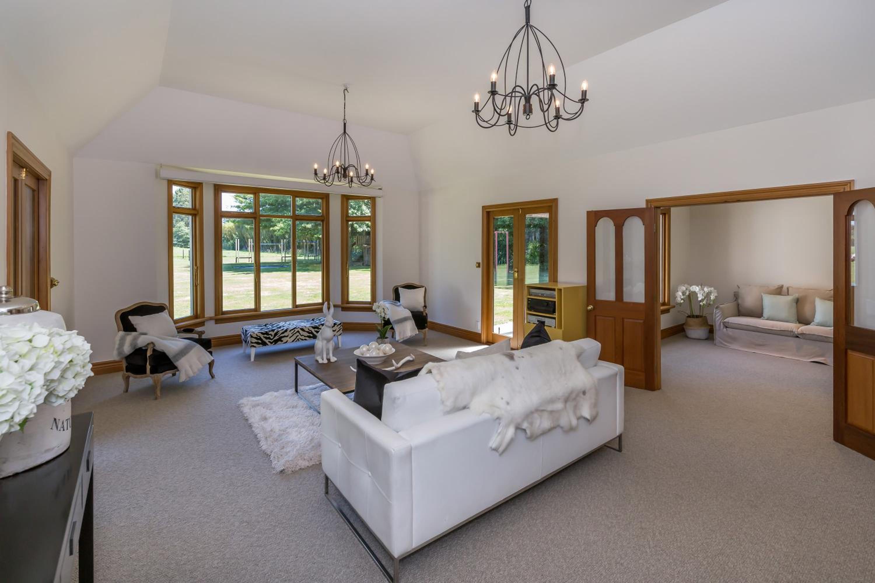 Five-Bedroom House - Photo 14