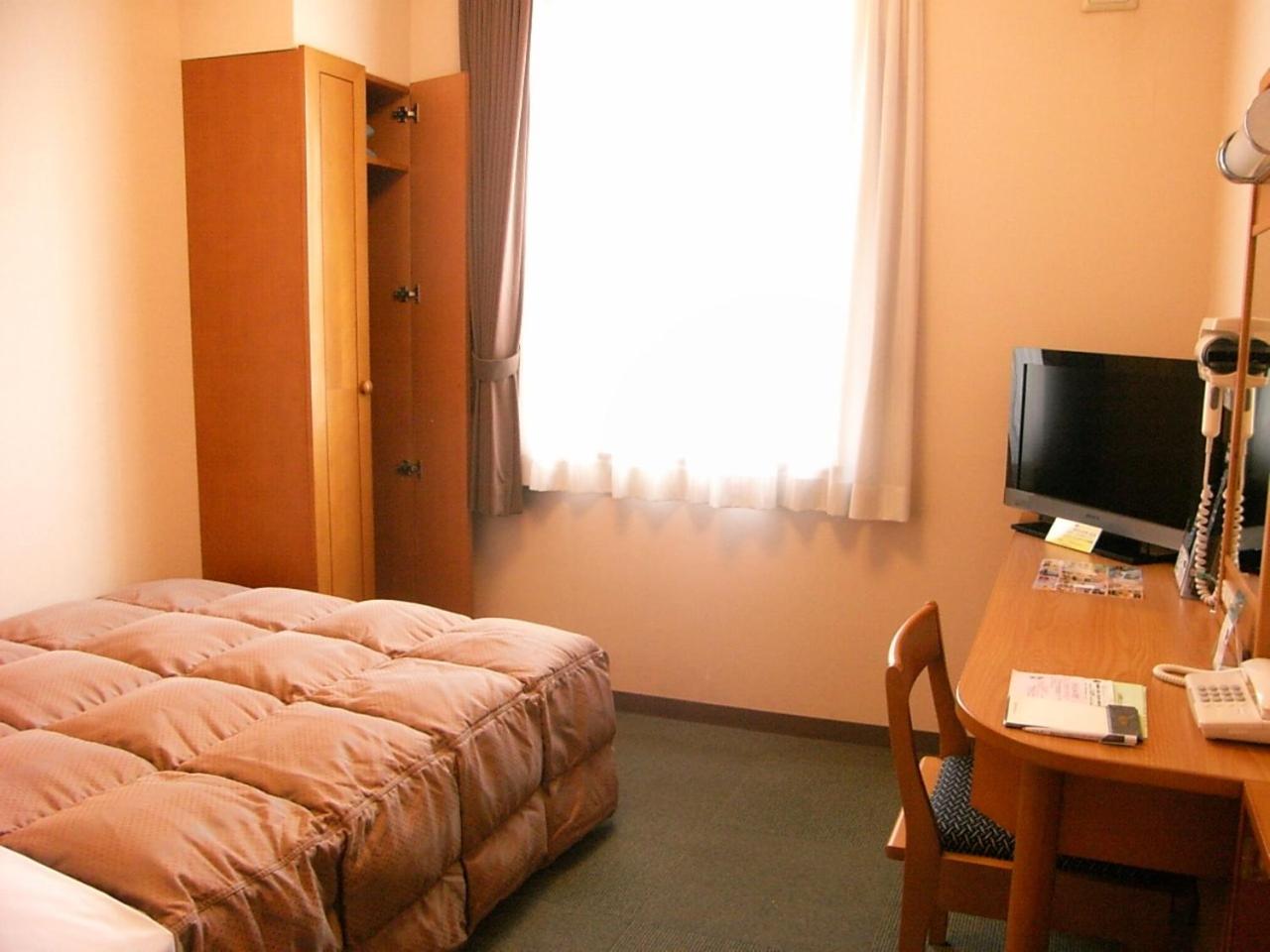 Double Room with Small Double Bed - Smoking - Photo 9