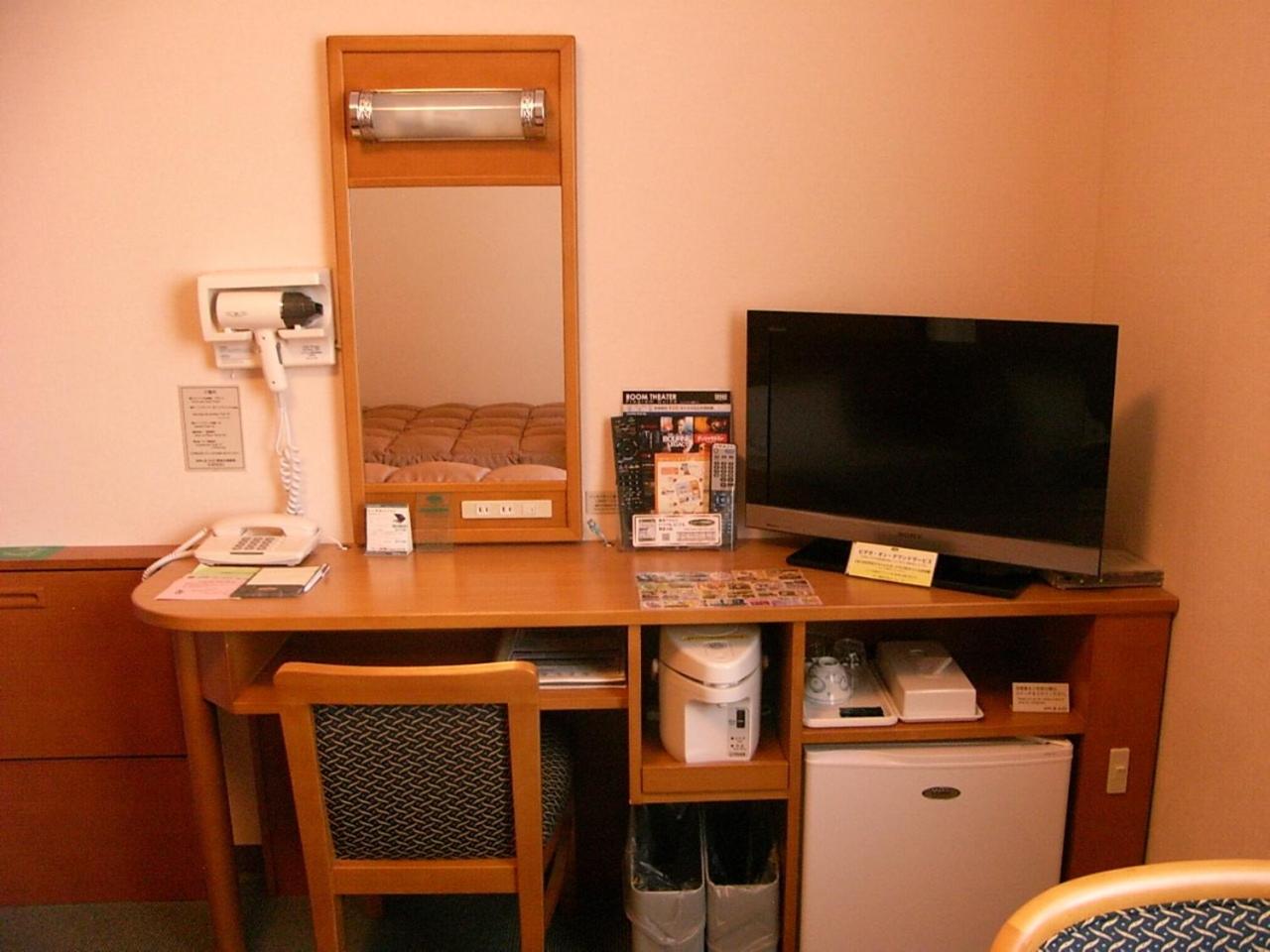 Twin Room - Smoking - Photo 9