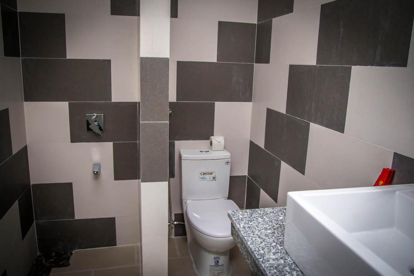 Standard Double Room - Photo 10