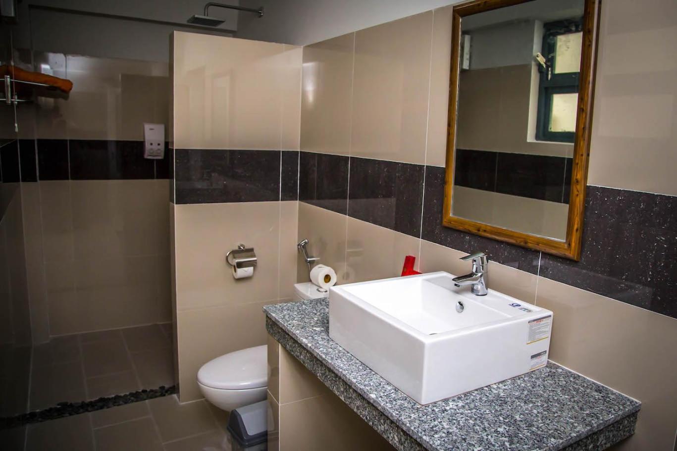 Standard Double Room - Photo 11