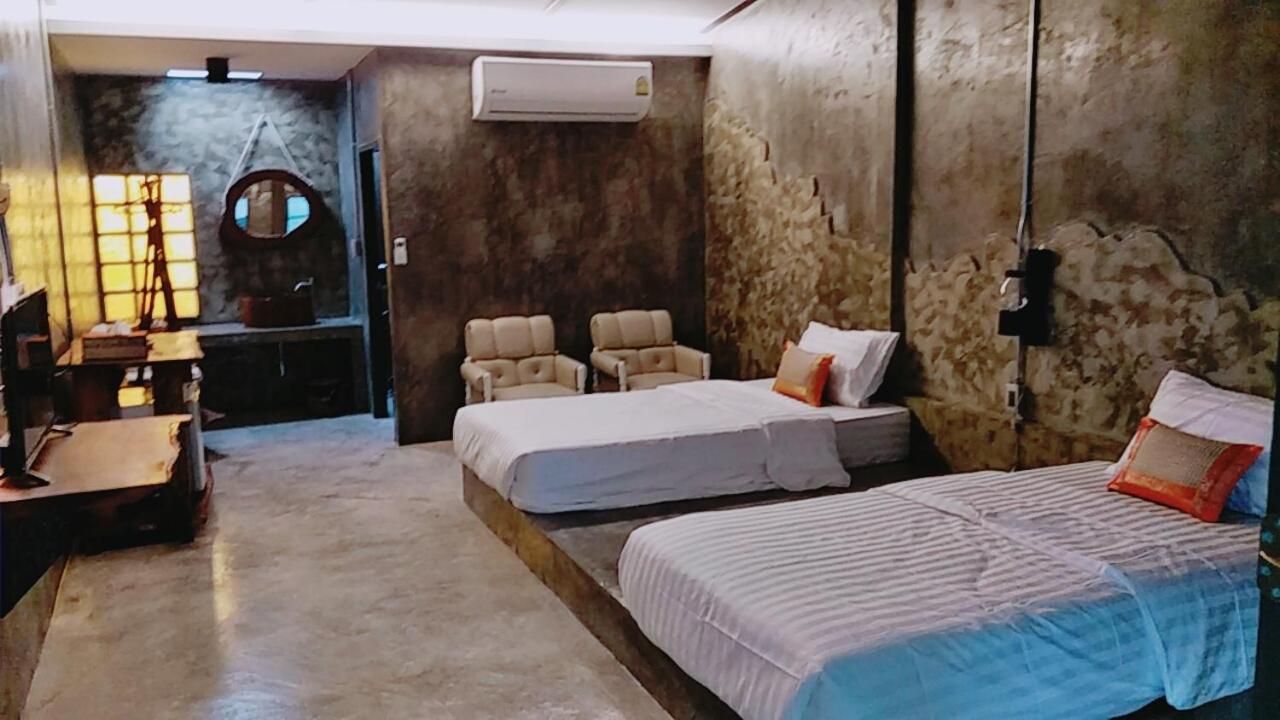 Twin Room with Private Bathroom photo 3