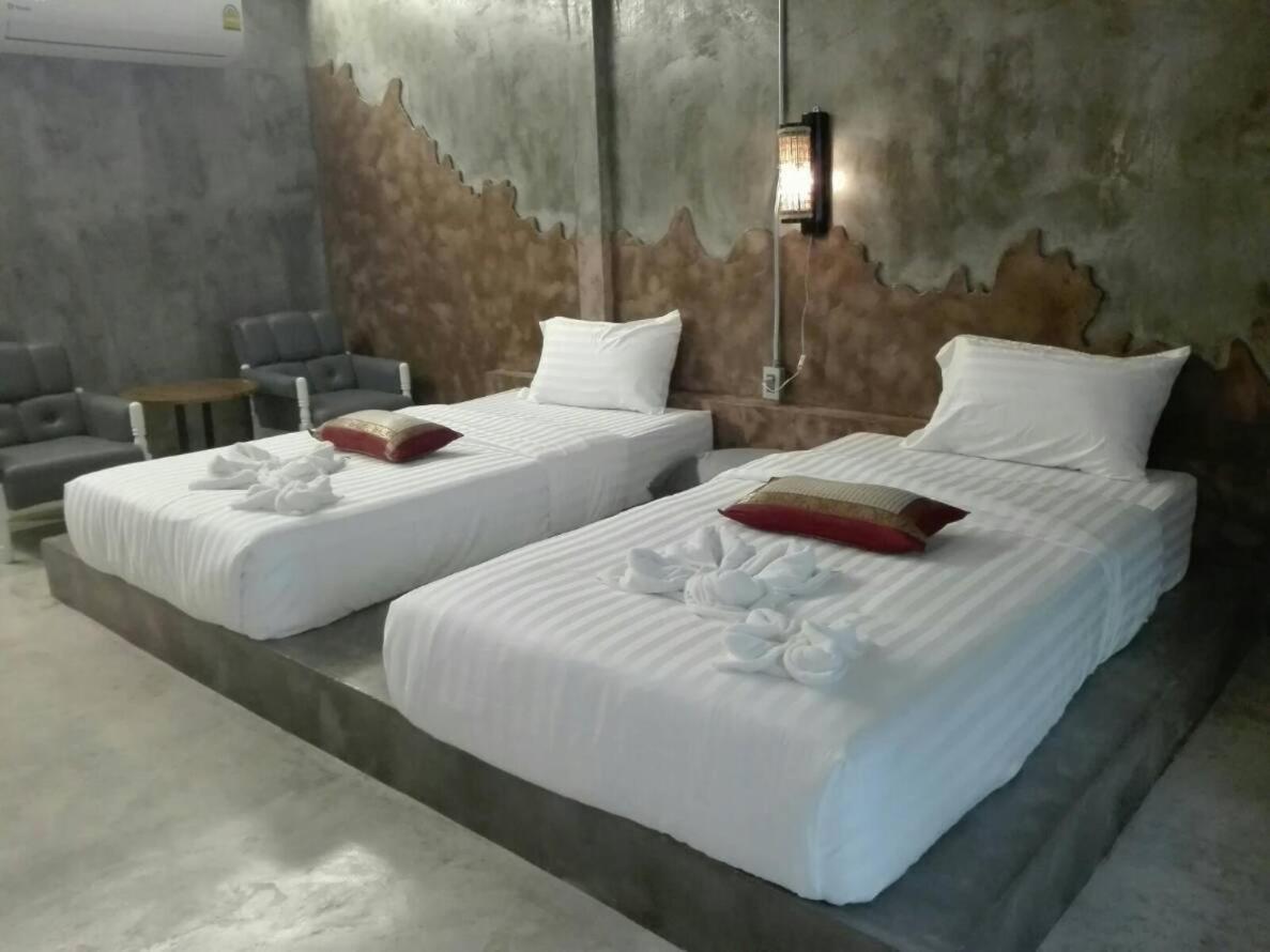 Twin Room with Private Bathroom