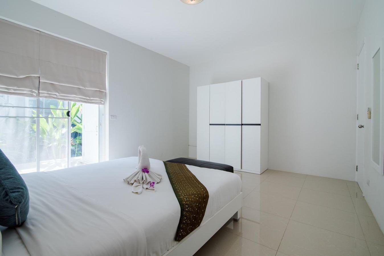 Two-Bedroom Pool Suite photo 3