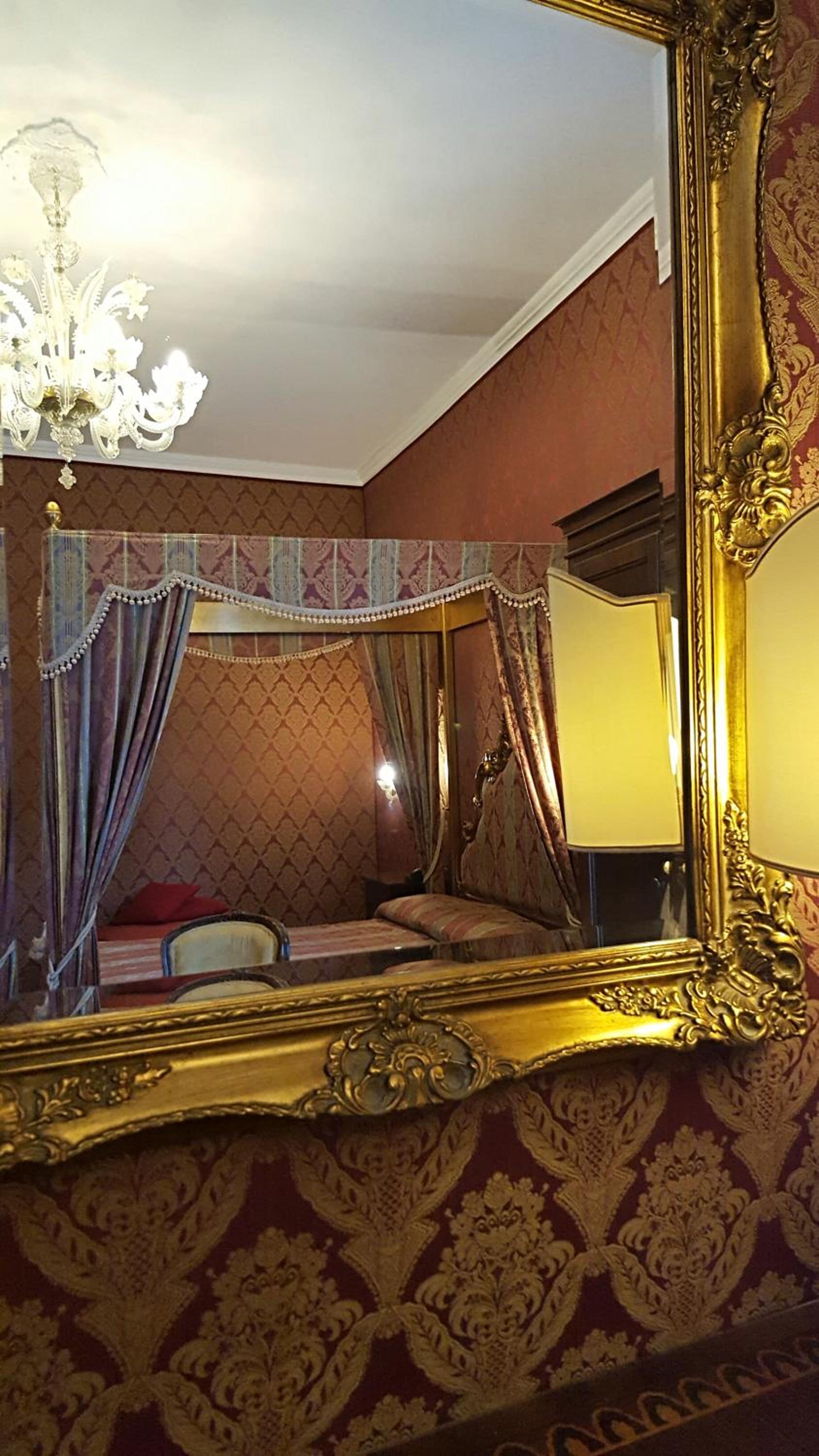 Junior Suite with Canal View (4 Adults) photo 1