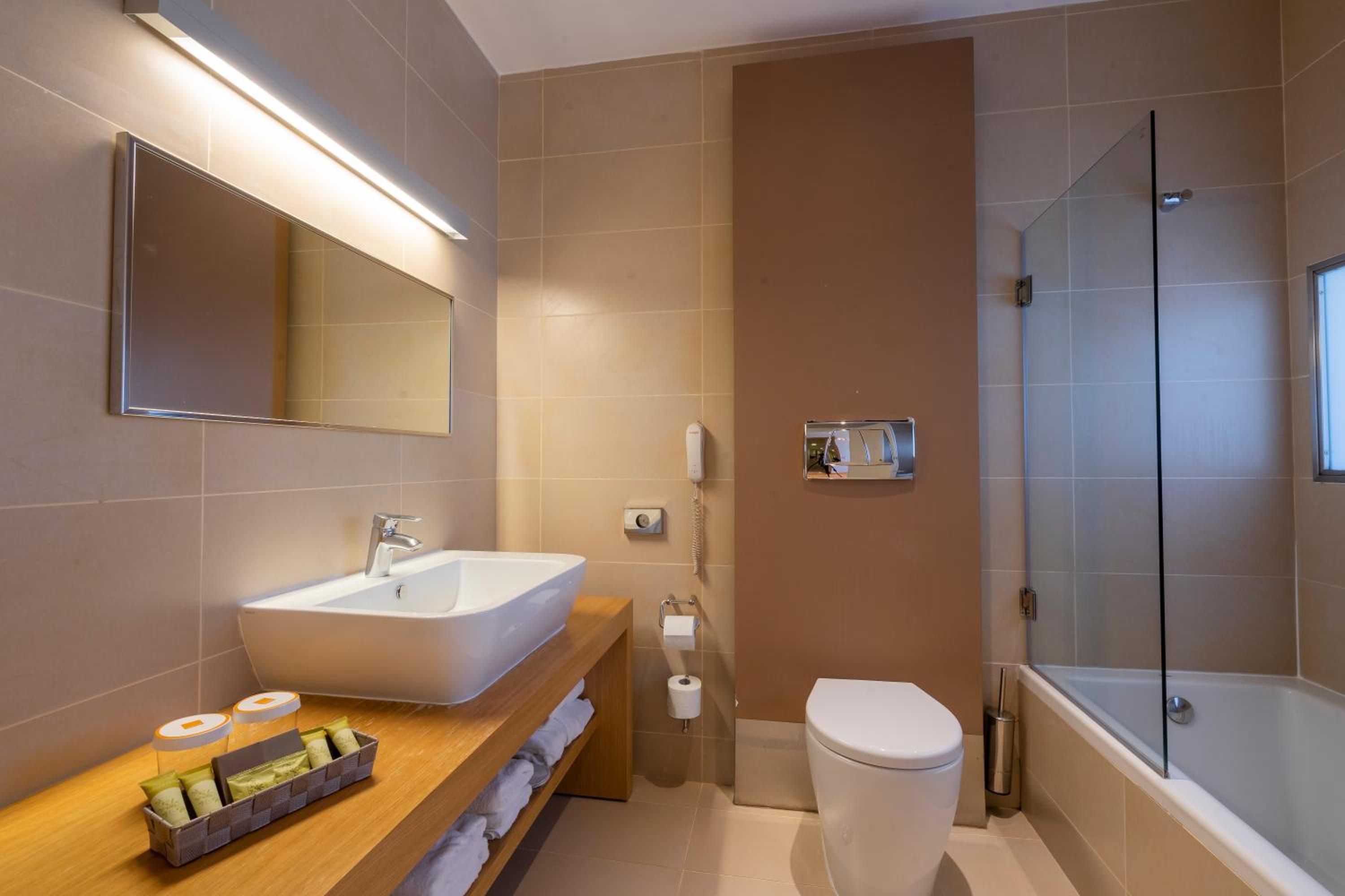 Executive Family Suite - Photo 35