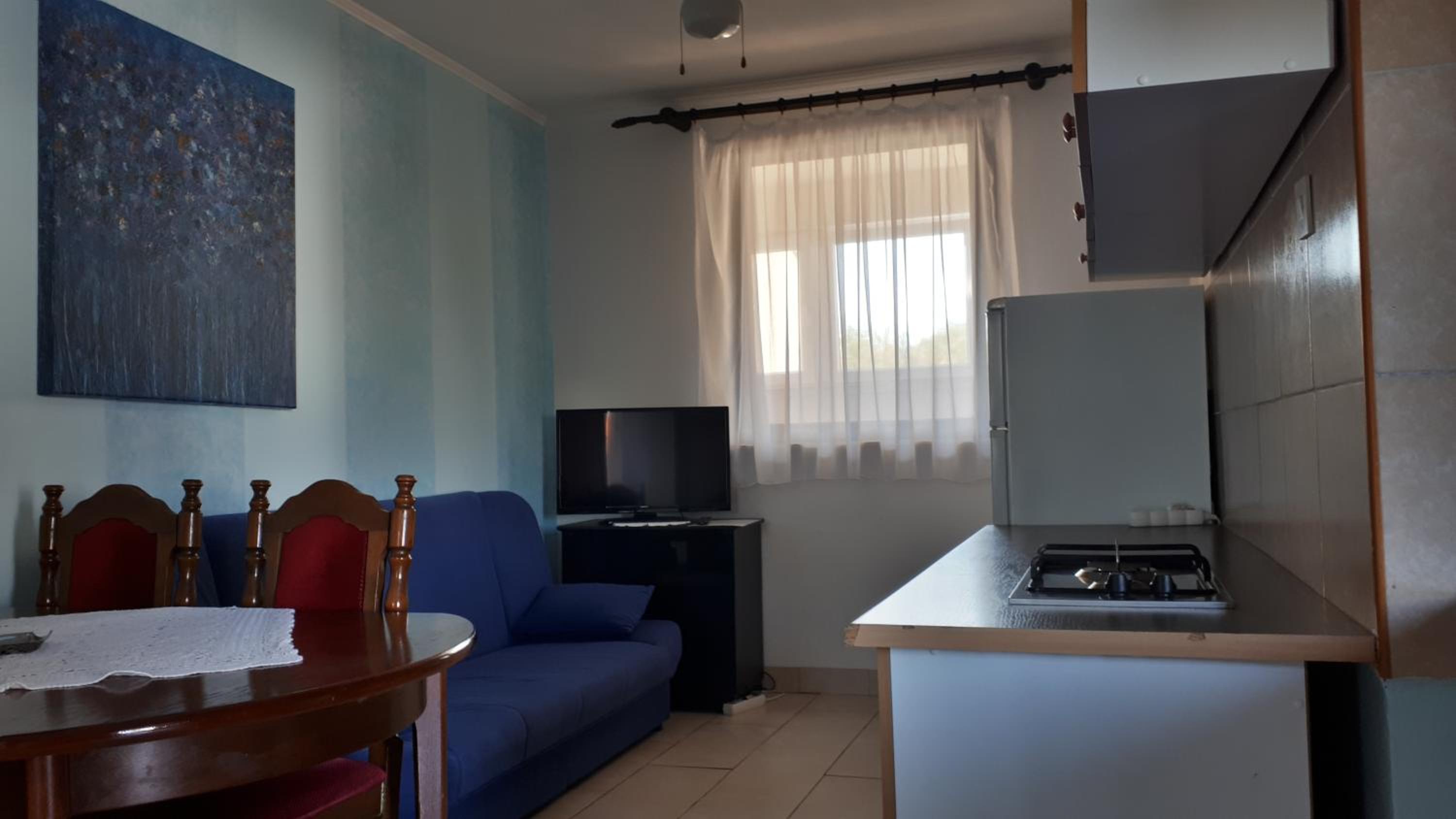 Two-Bedroom Apartment with Balcony and Sea View - Photo 6