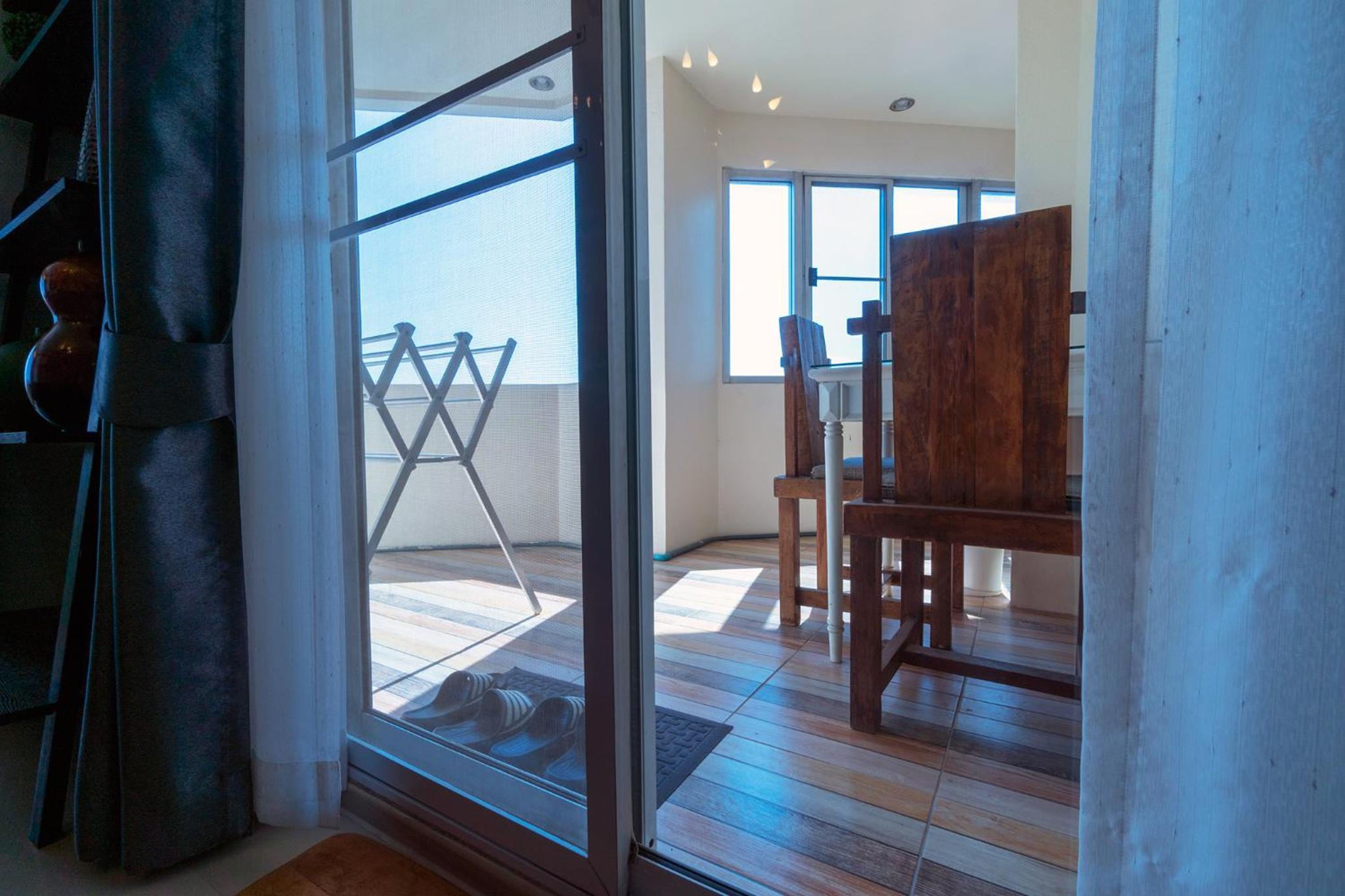 One-Bedroom Apartment - Photo 2