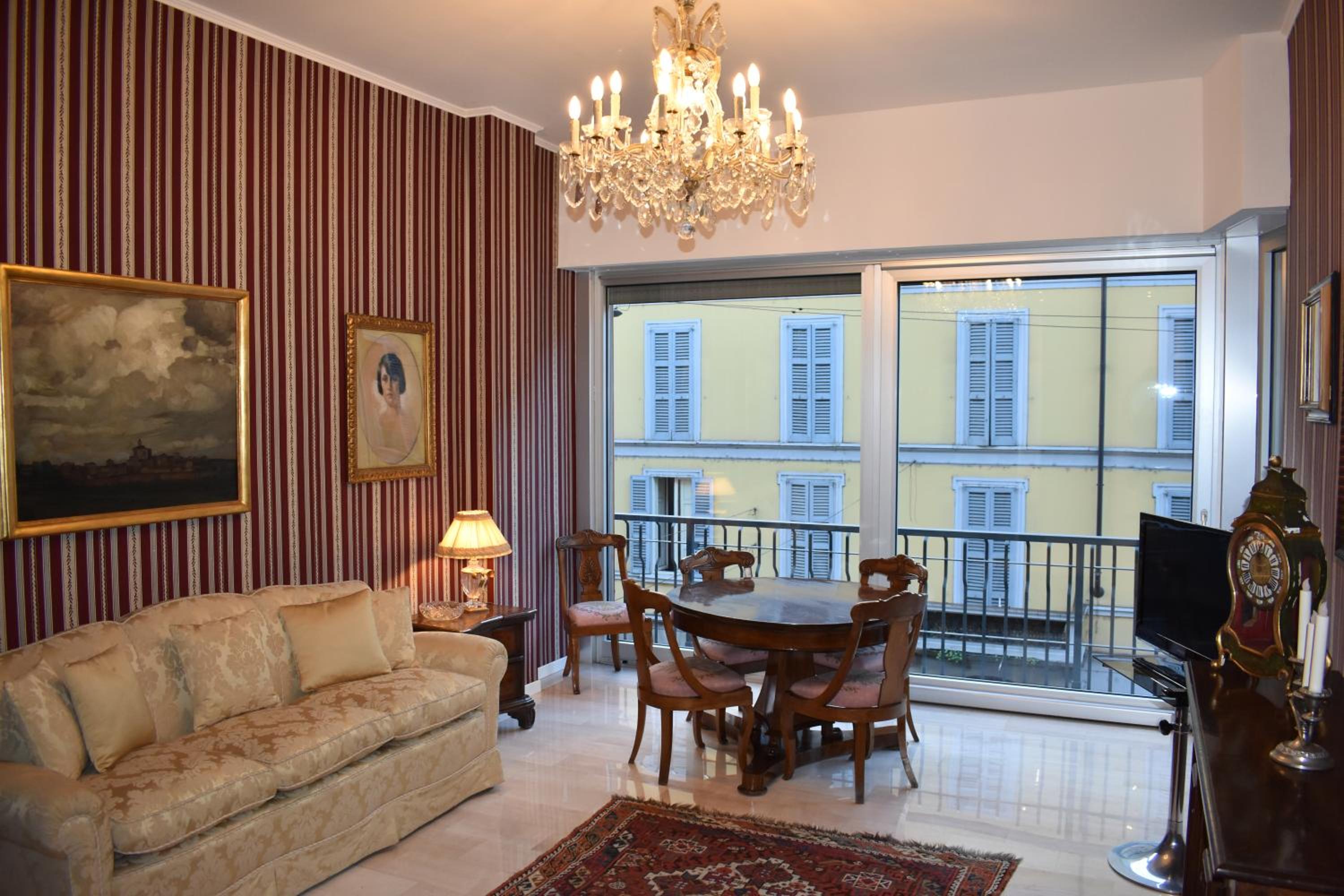 Deluxe Apartment