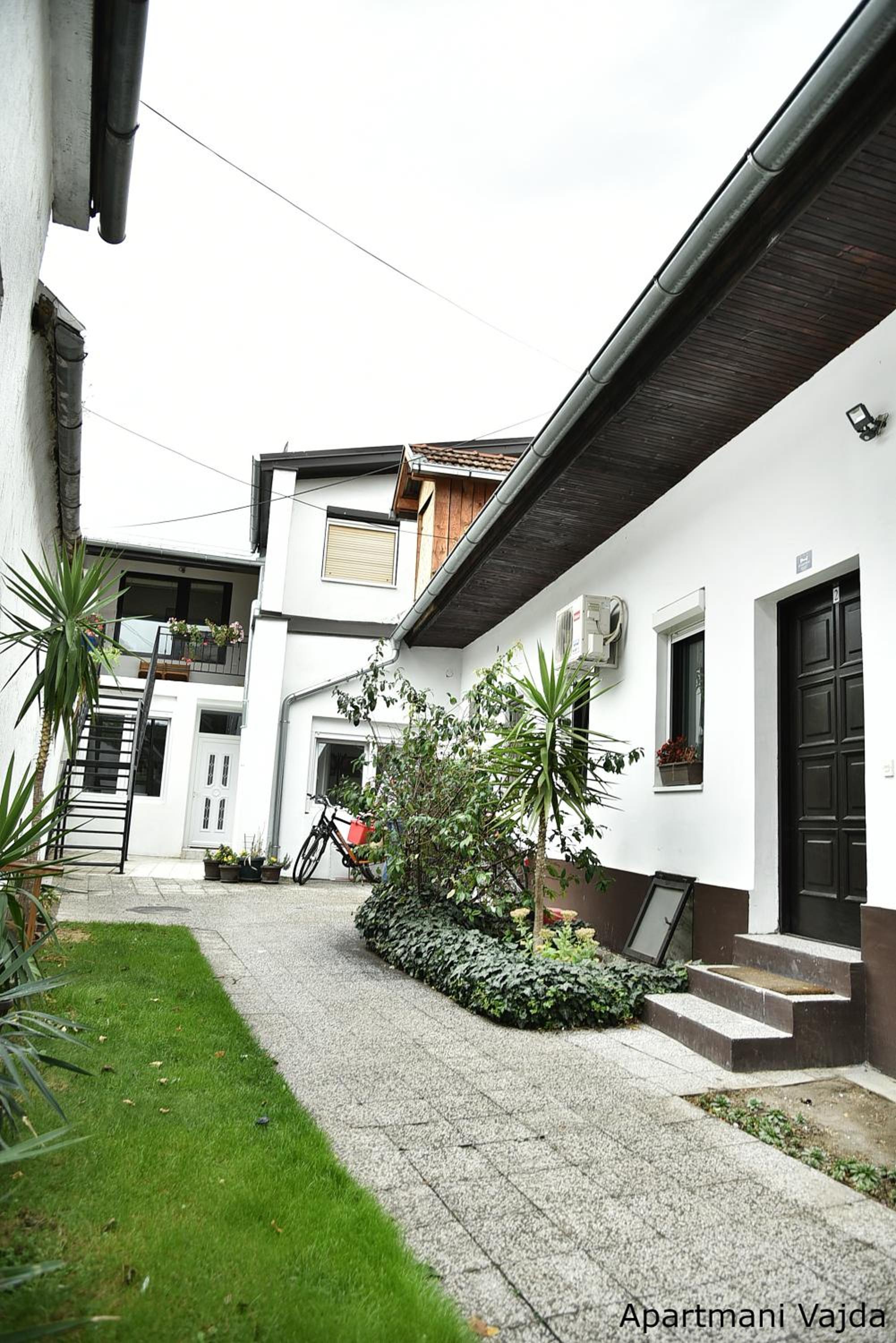 Apartment - Ground Floor photo 2