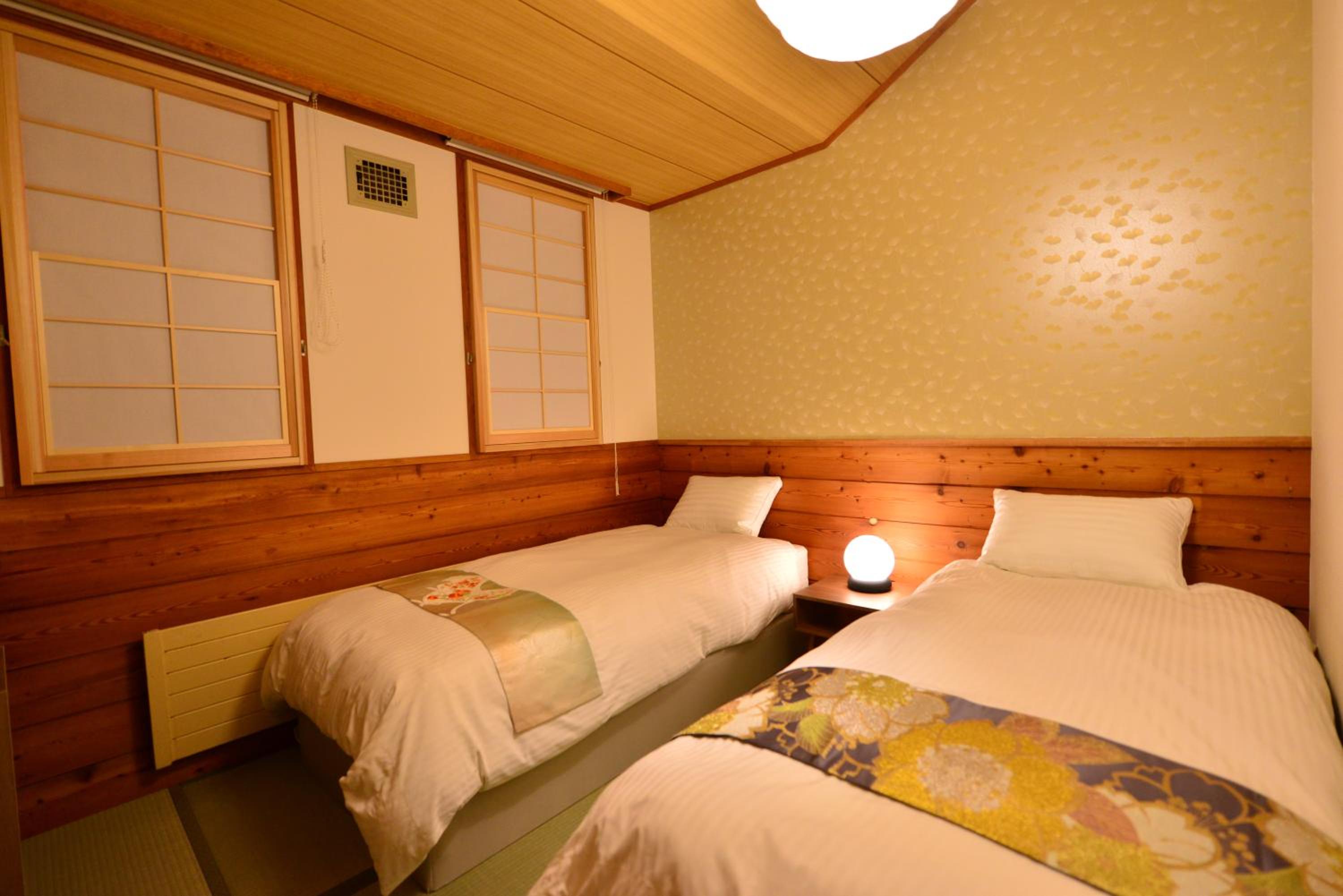 Double or Twin Room with Private Bathroom photo 2