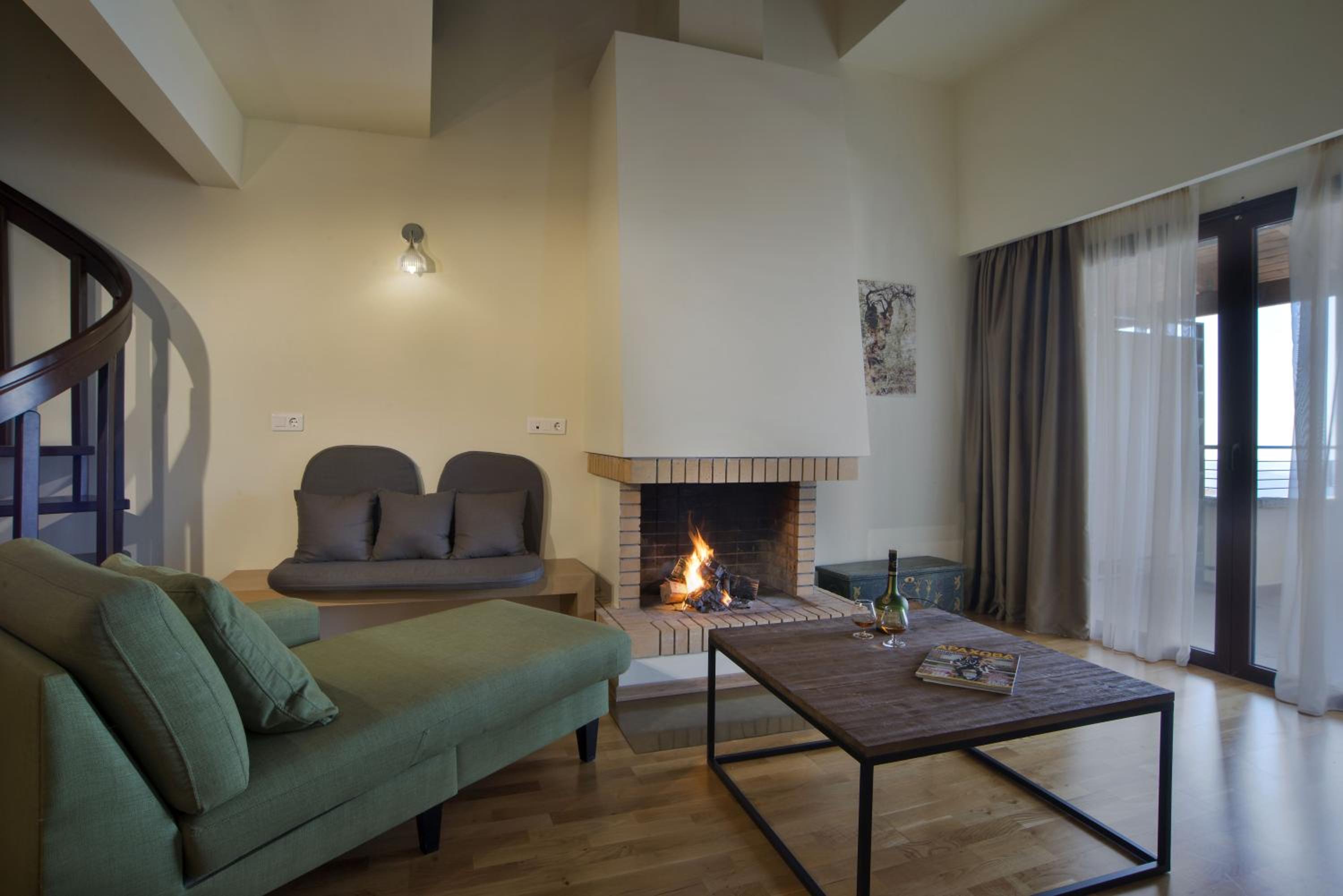 Executive Family Suite - Photo 2