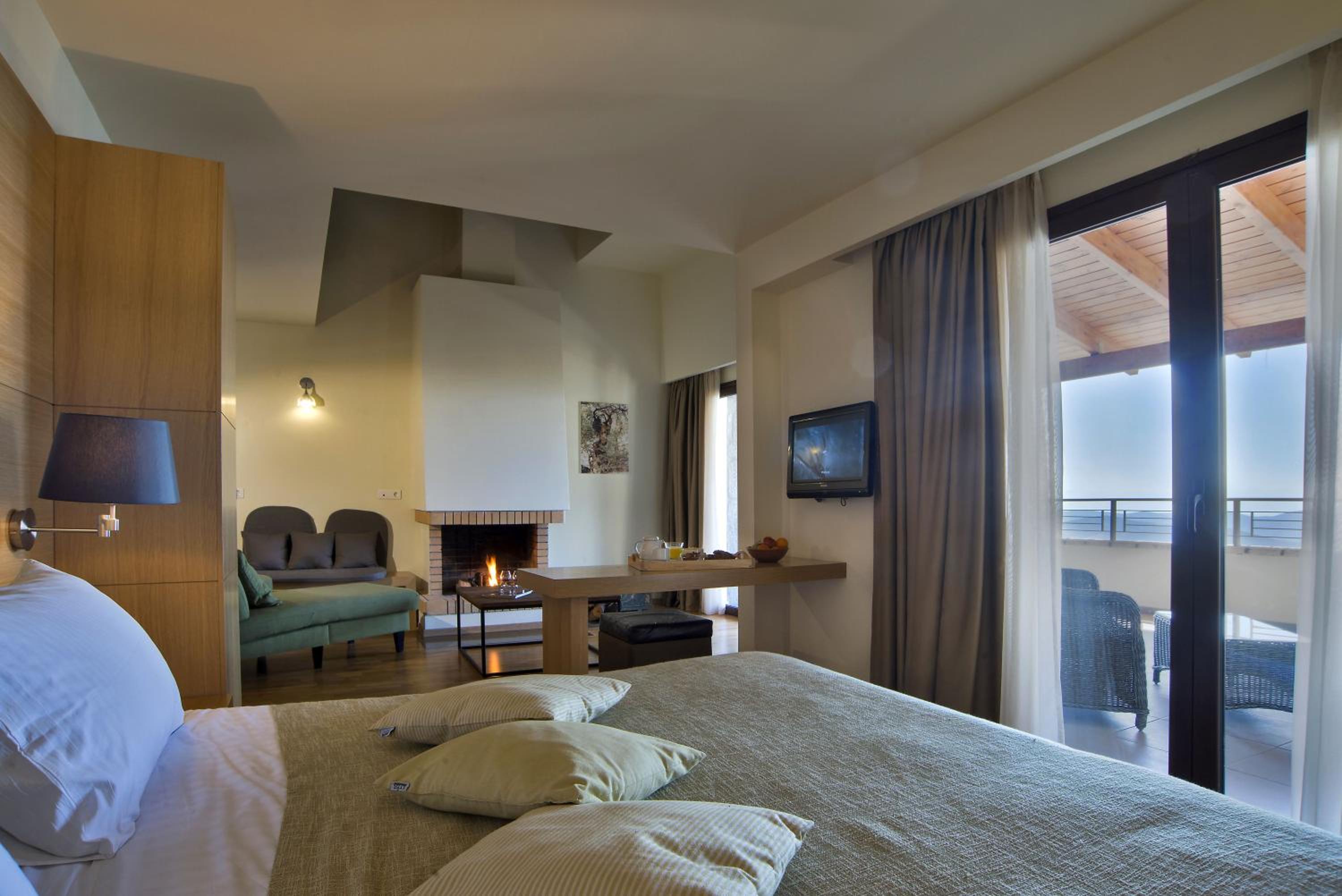Executive Family Suite - Photo 23