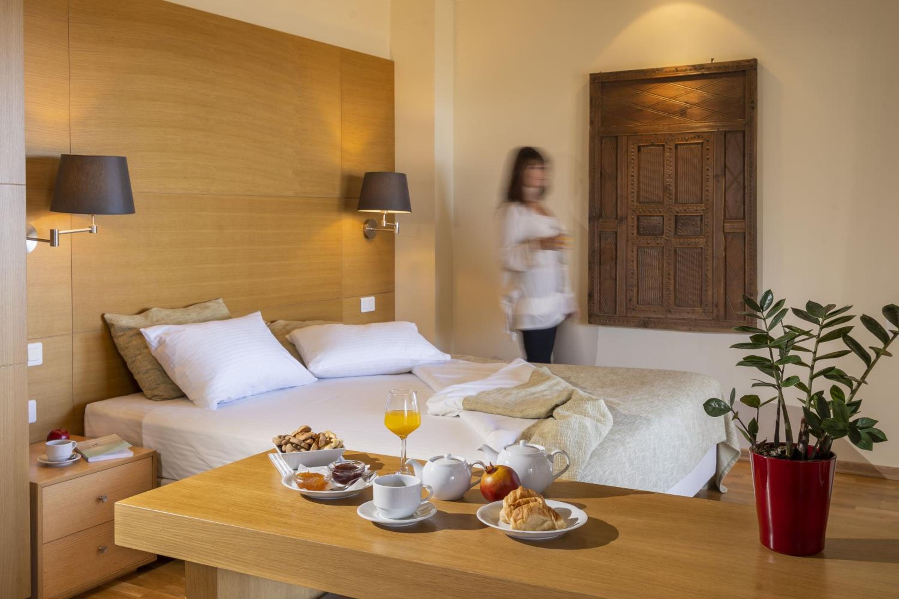 Executive Family Suite - Photo 17