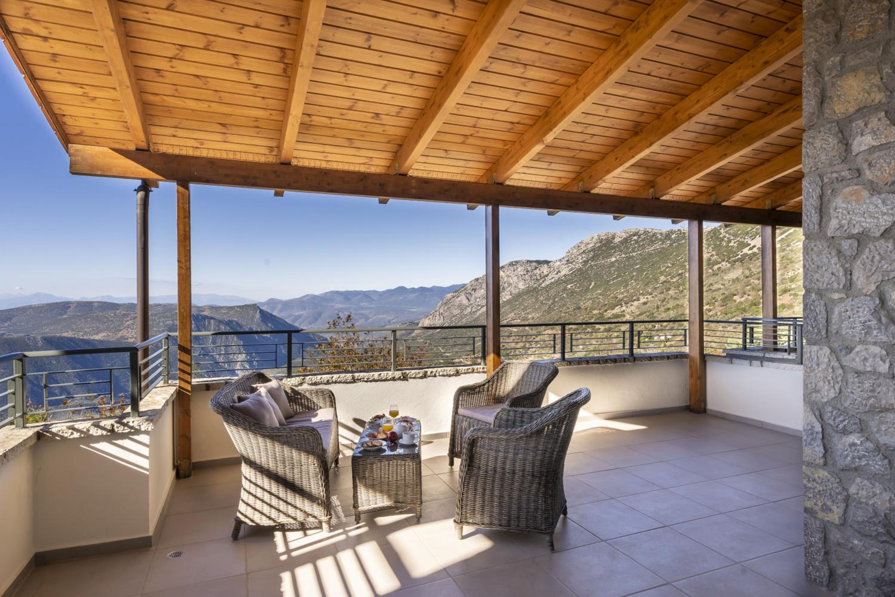 Executive Family Suite - Photo 16