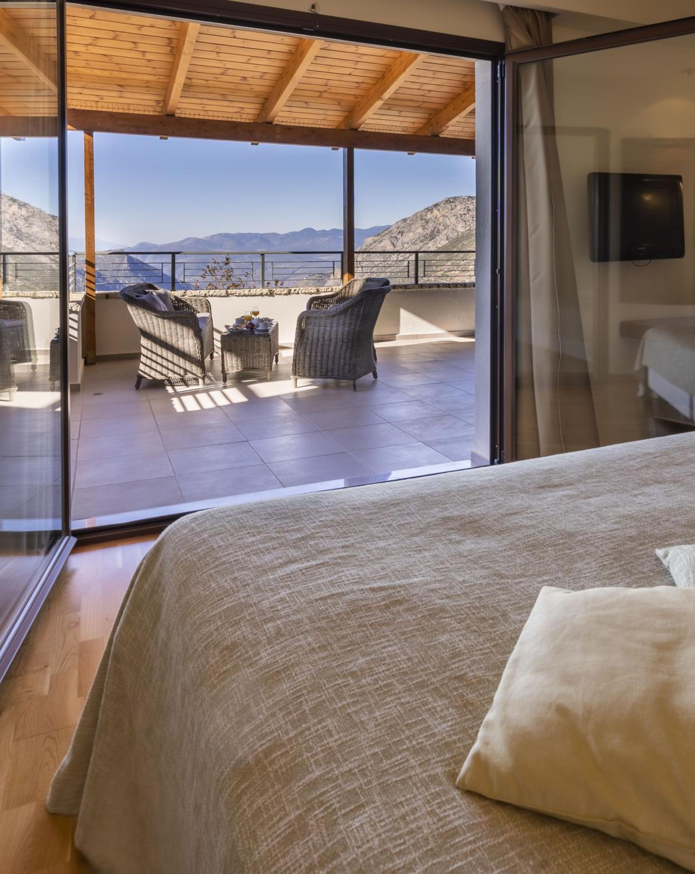 Executive Family Suite - Photo 14
