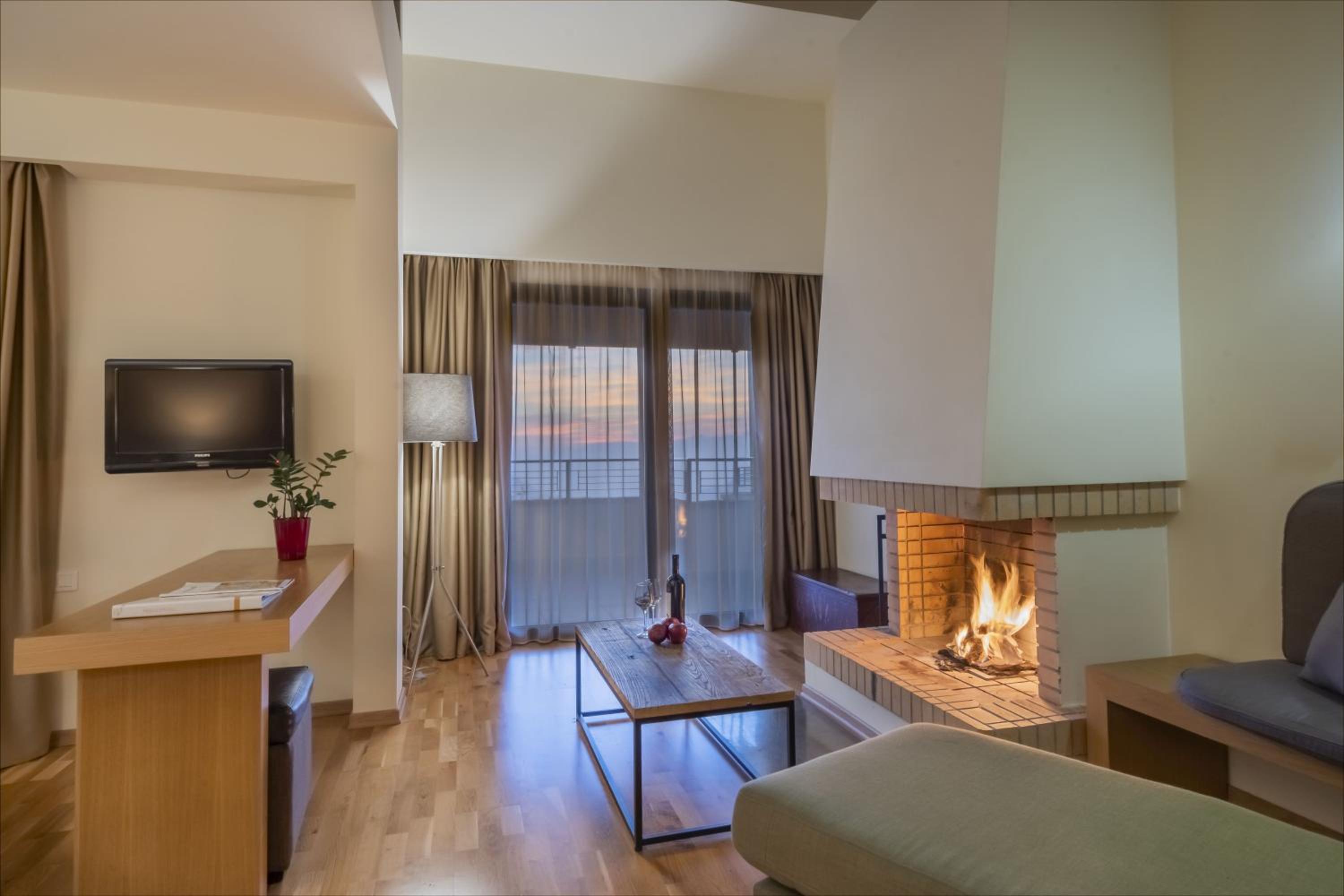 Executive Family Suite - Photo 12