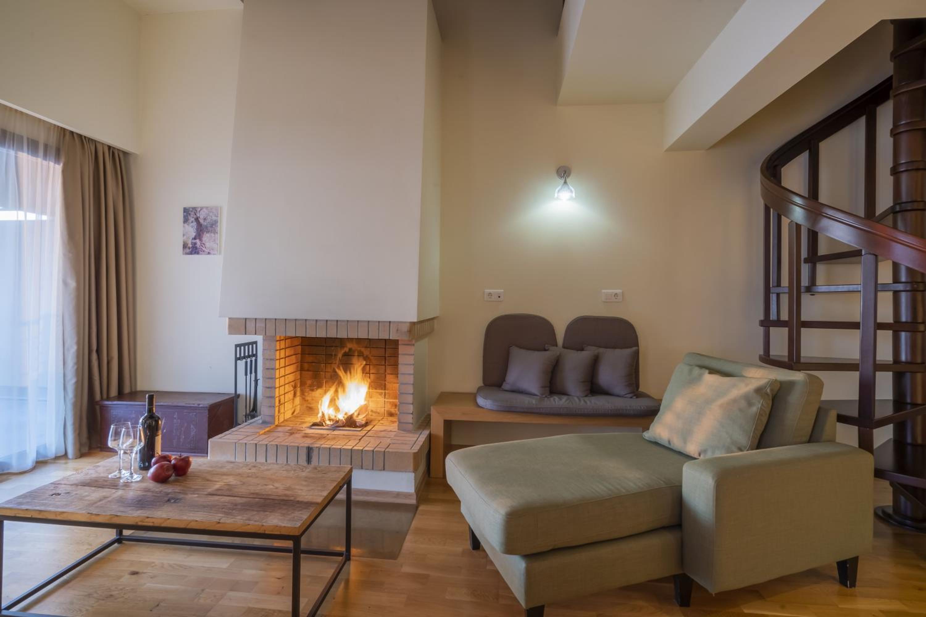 Executive Family Suite - Photo 10