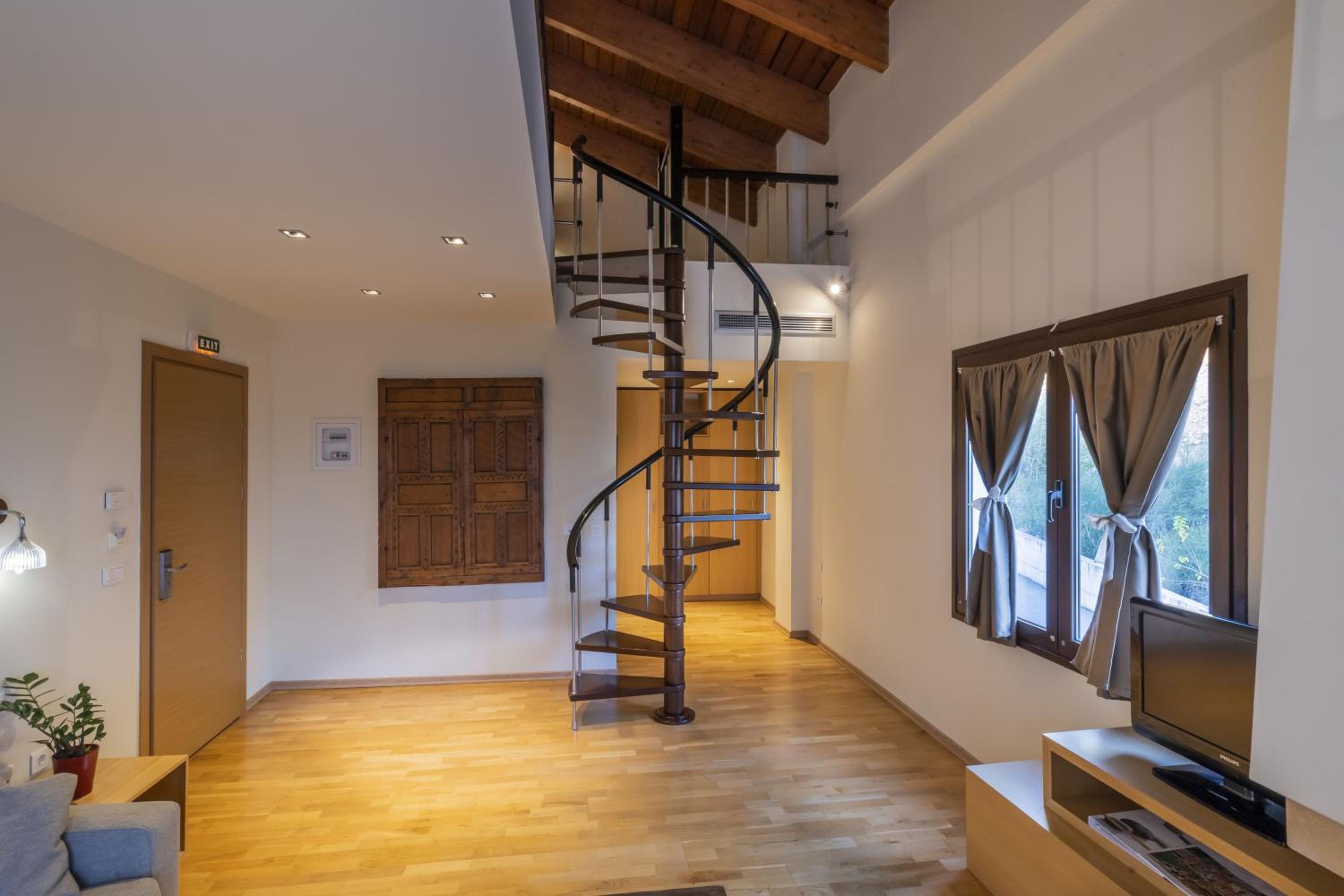 Executive Family Suite - Photo 20