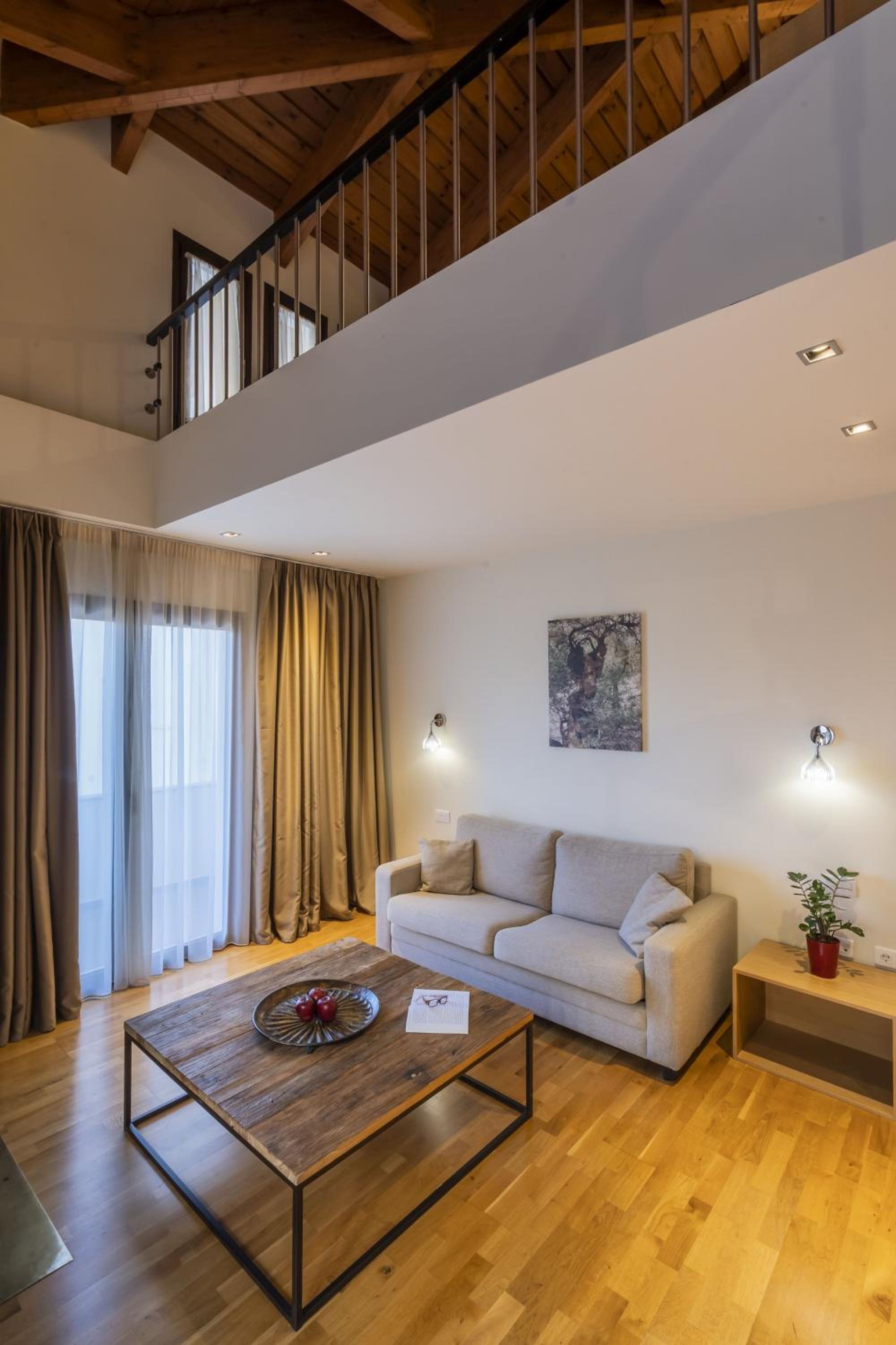 Executive Family Suite - Photo 19