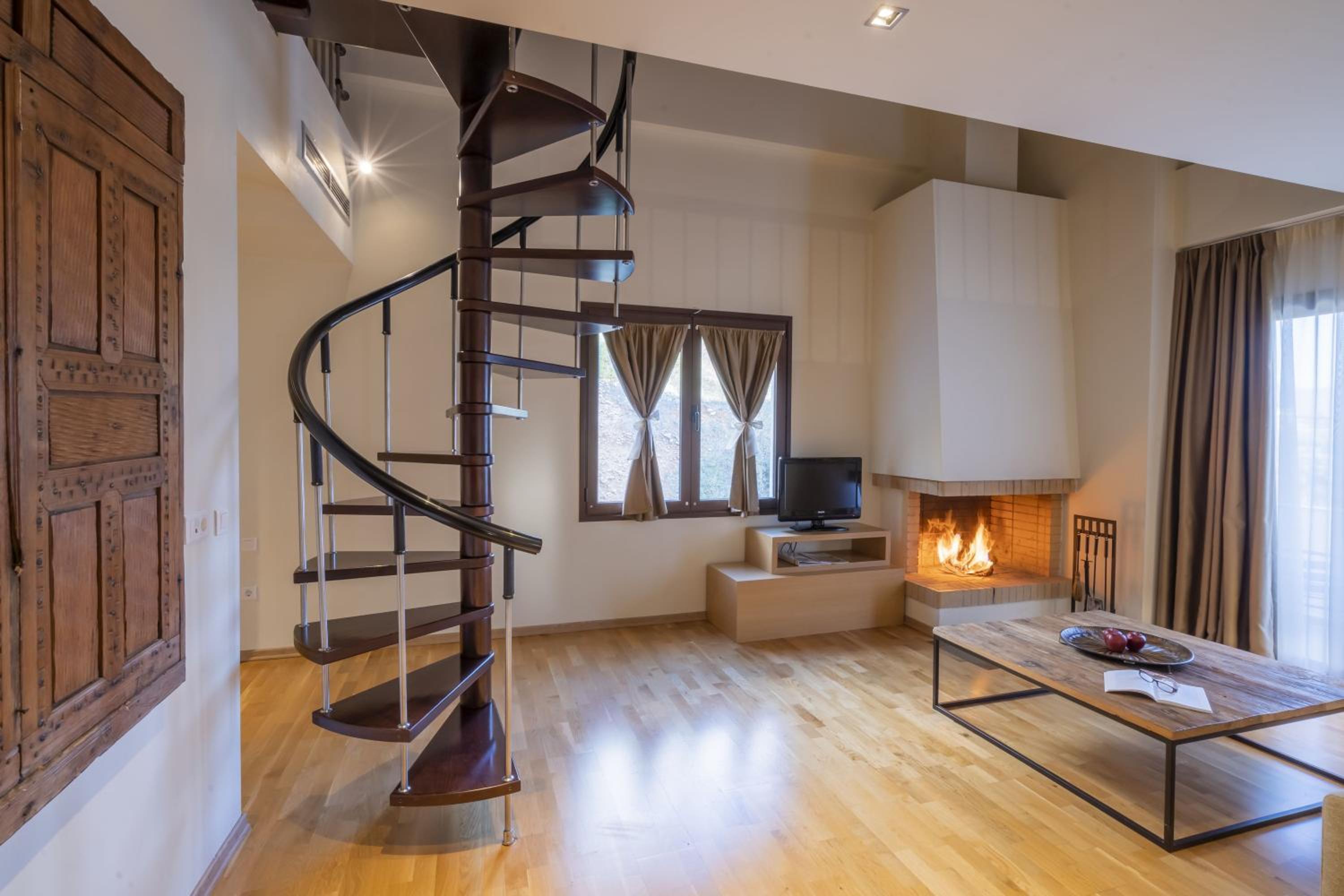 Executive Family Suite - Photo 21