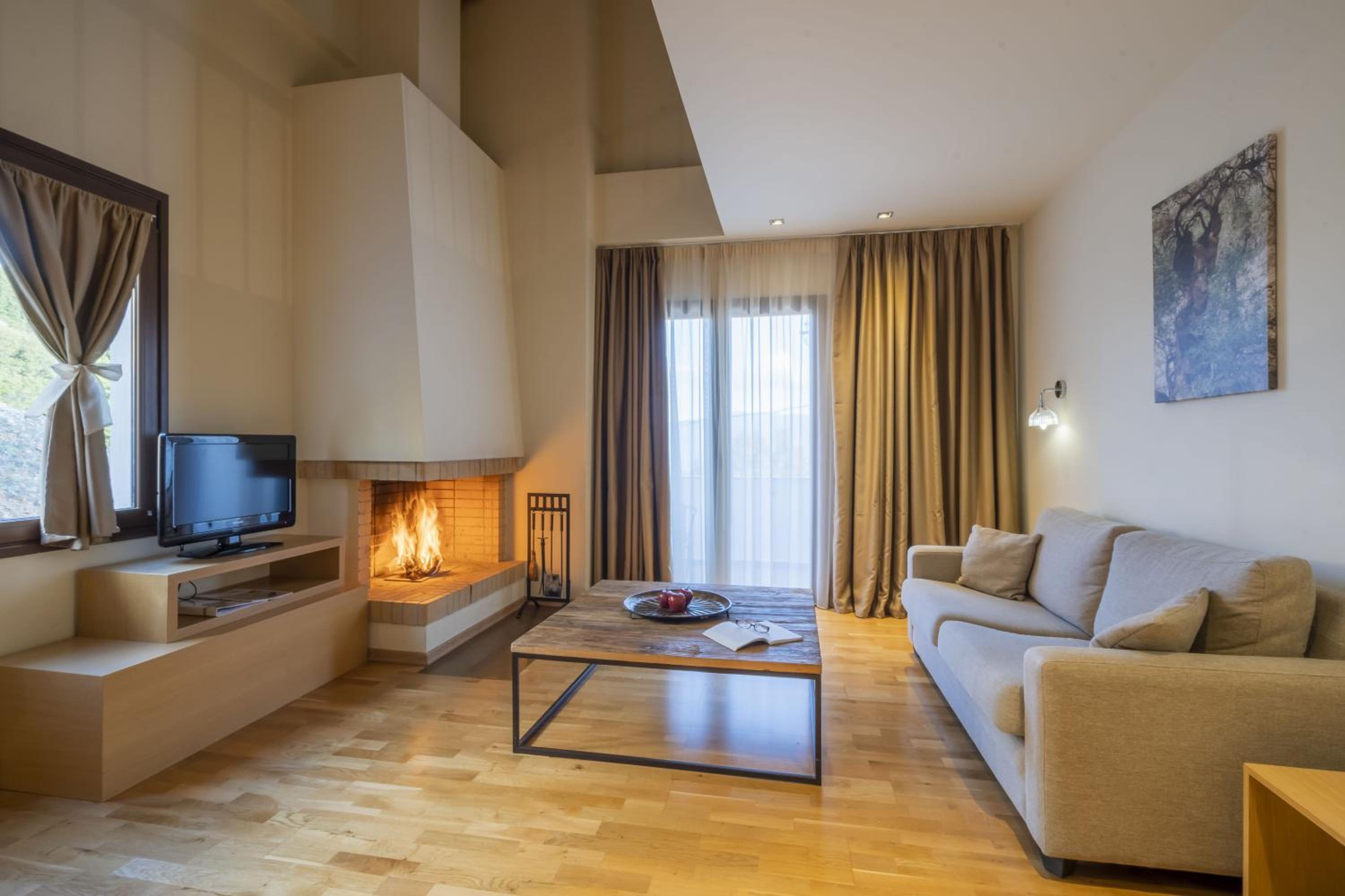 Executive Family Suite - Photo 13