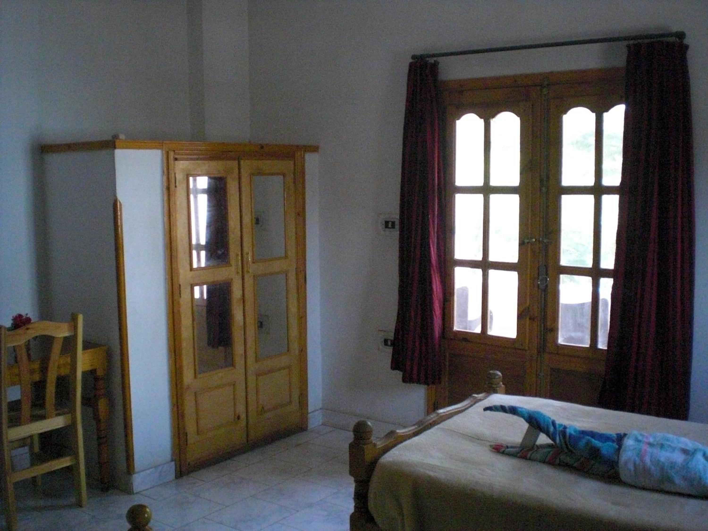 Standard Double or Twin Room - Photo 3