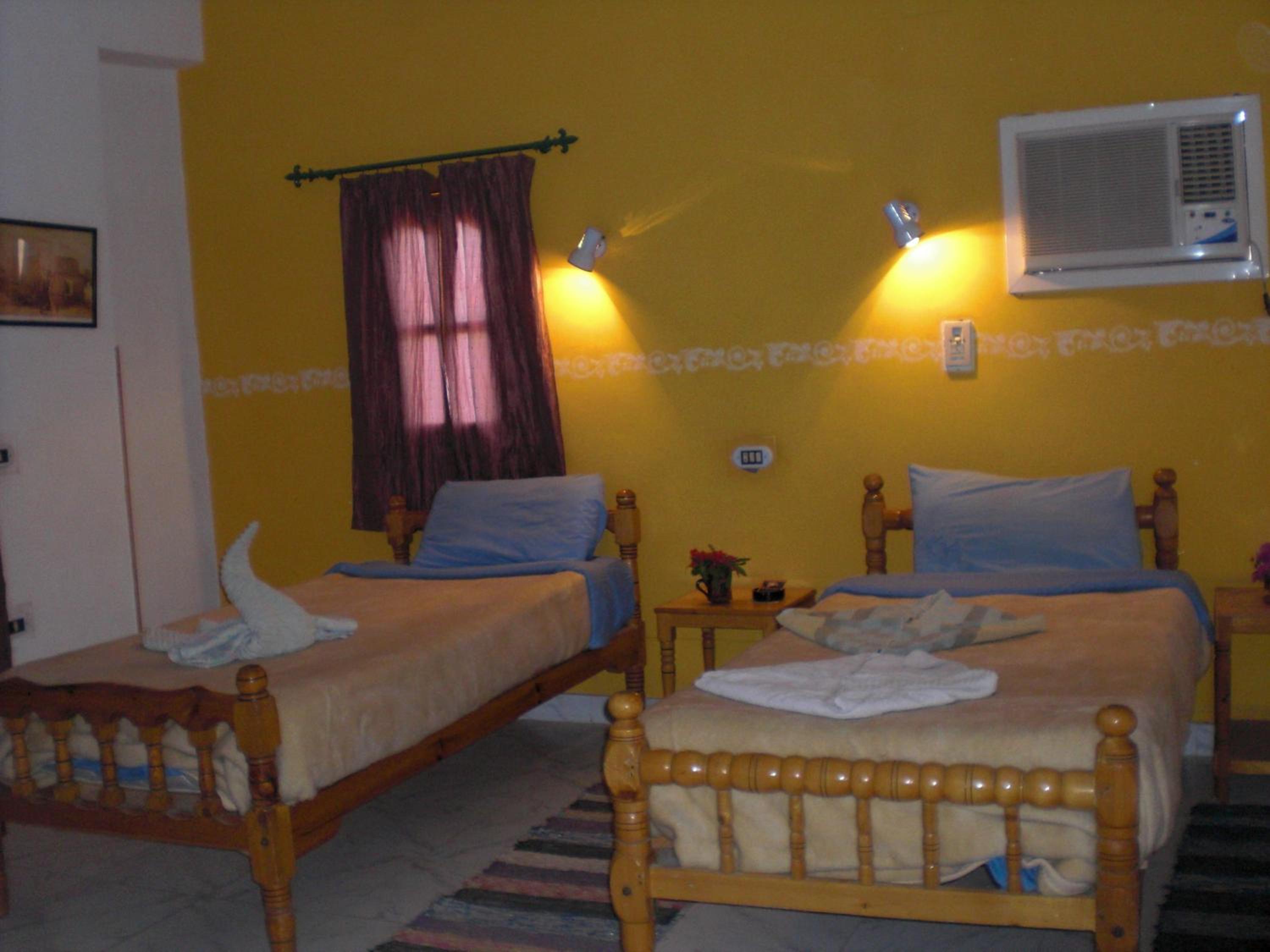 Standard Double or Twin Room - Photo 12
