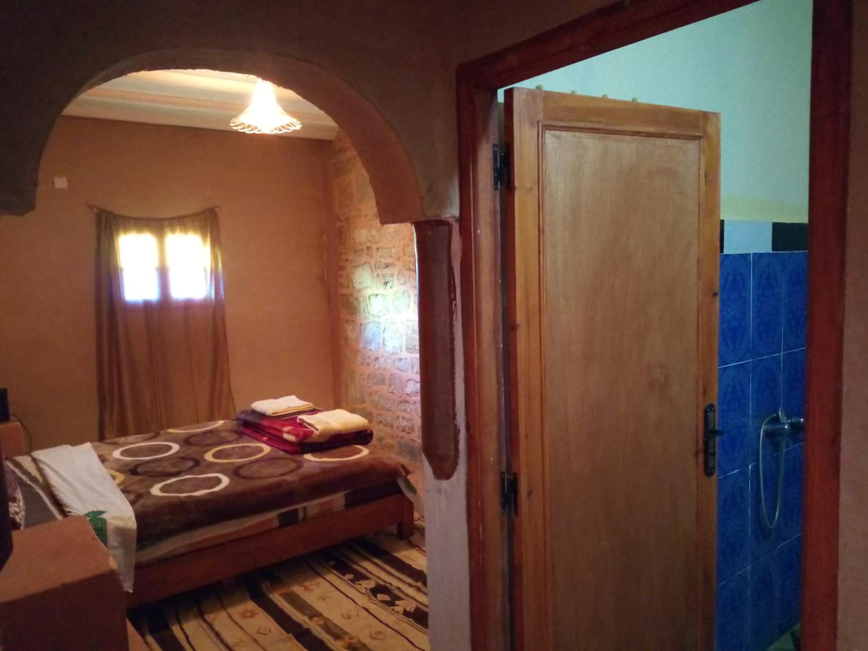 Double Room with Private Bathroom - Photo 4