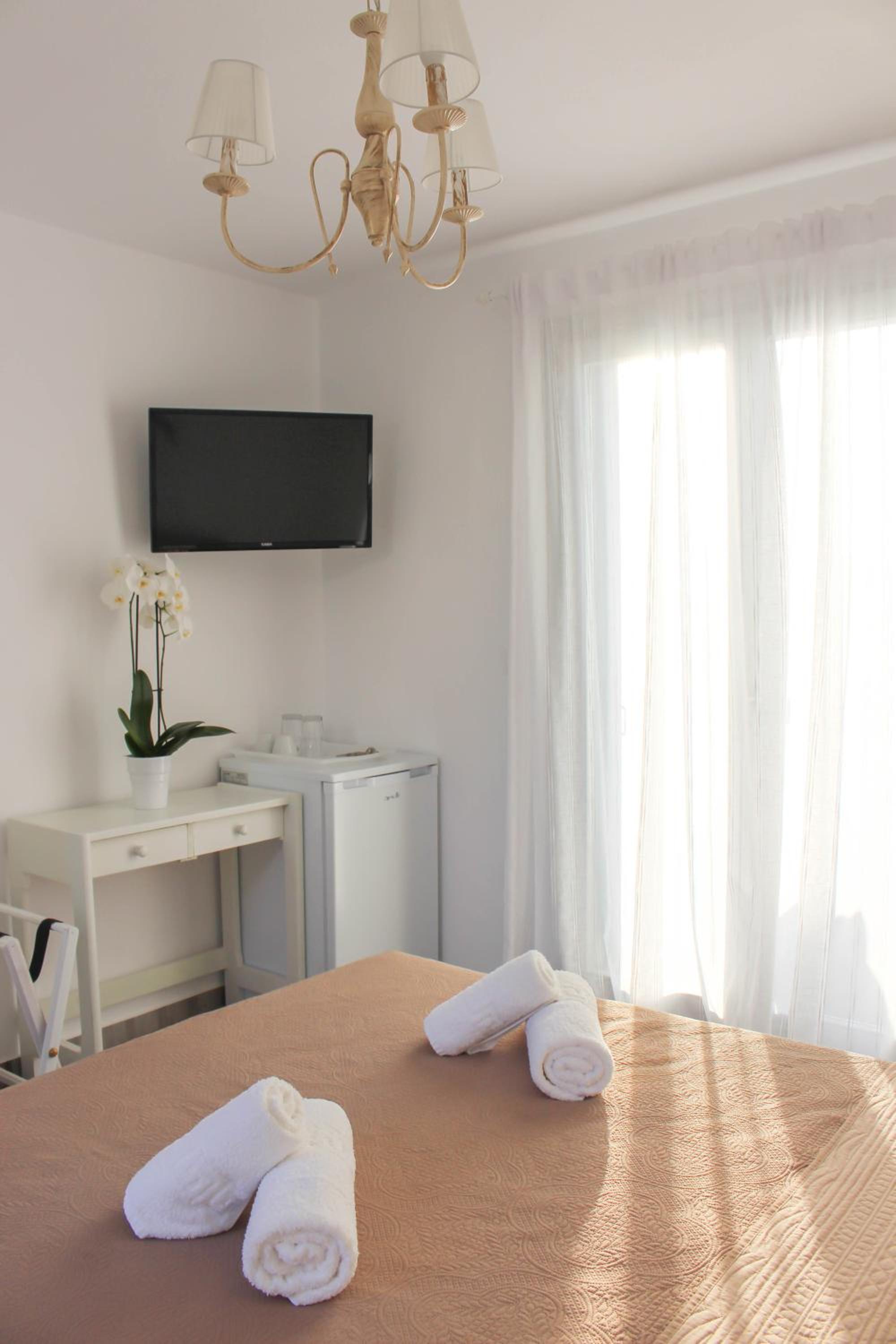 Classic Sea View Suite - Photo 18