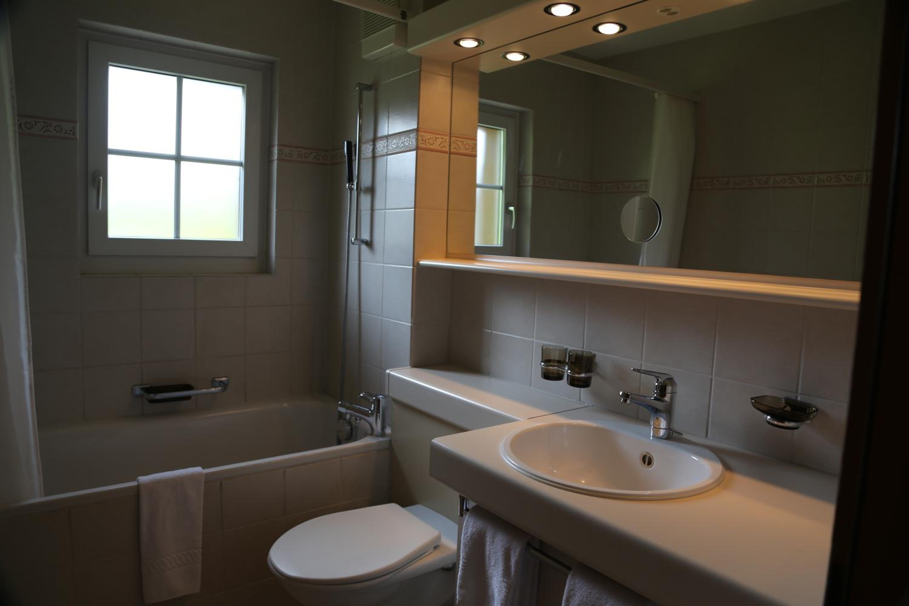 Suite (4 Adults) photo 2