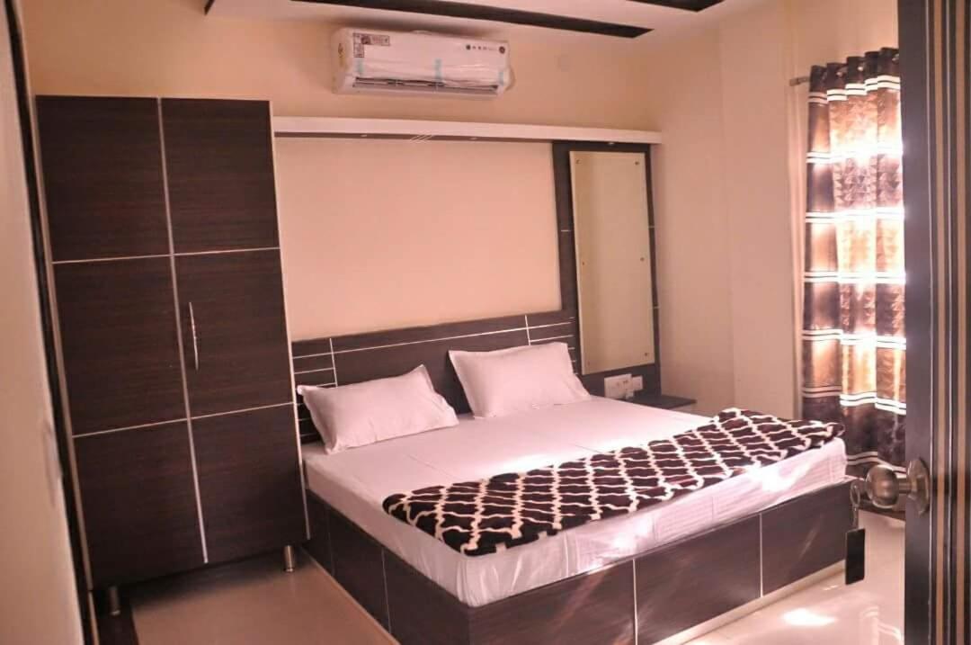 King Room with Balcony photo 1