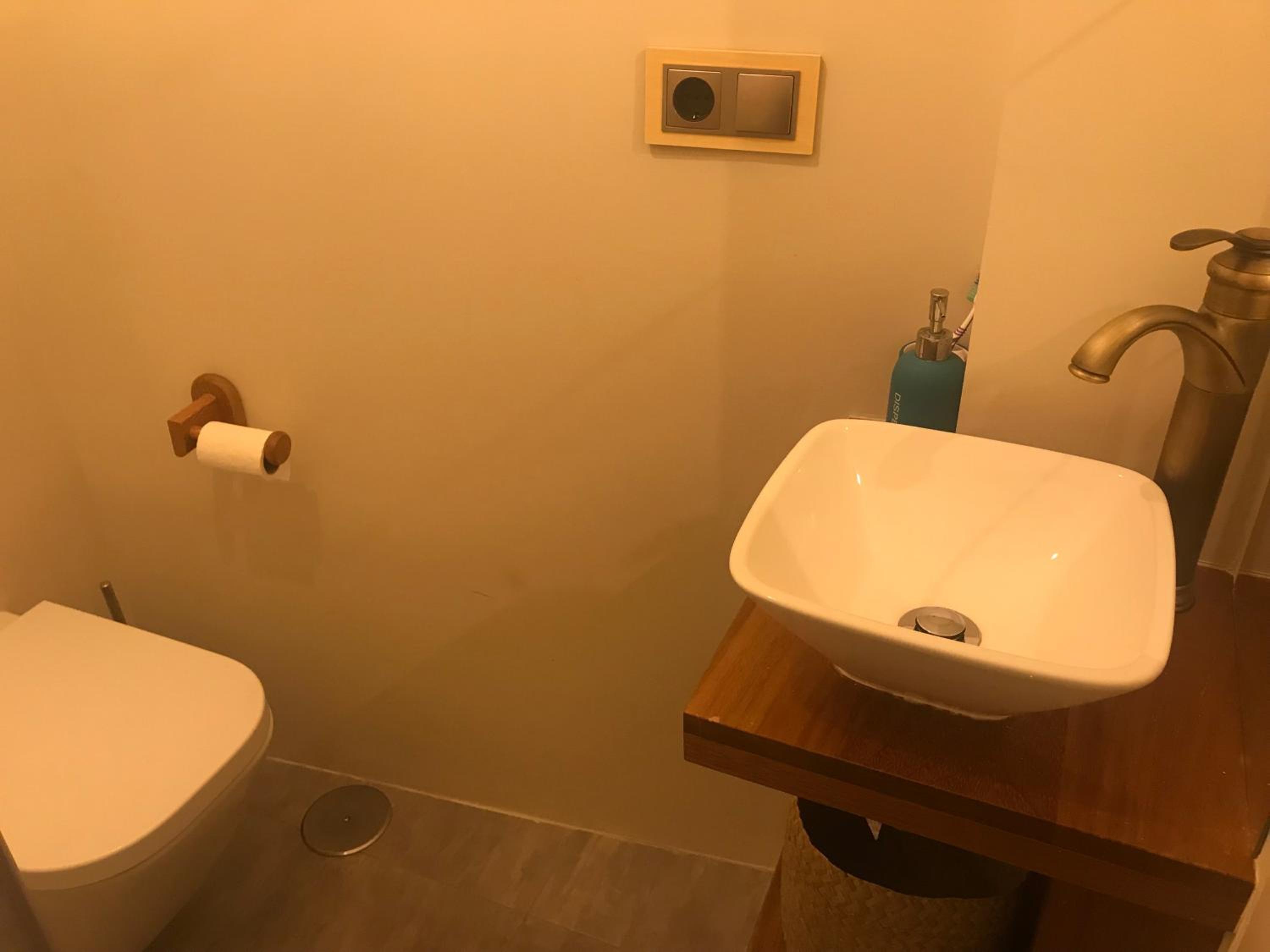 Three-Bedroom Townhouse - Photo 17