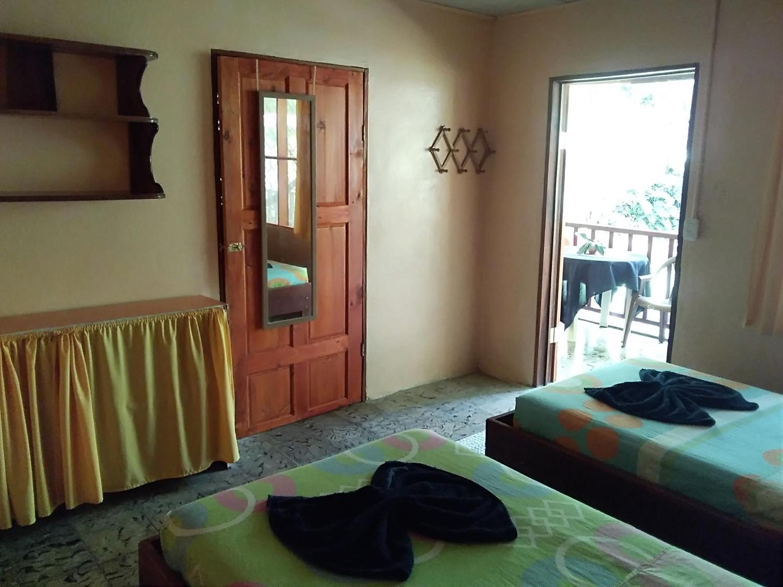 Twin Room with Shower