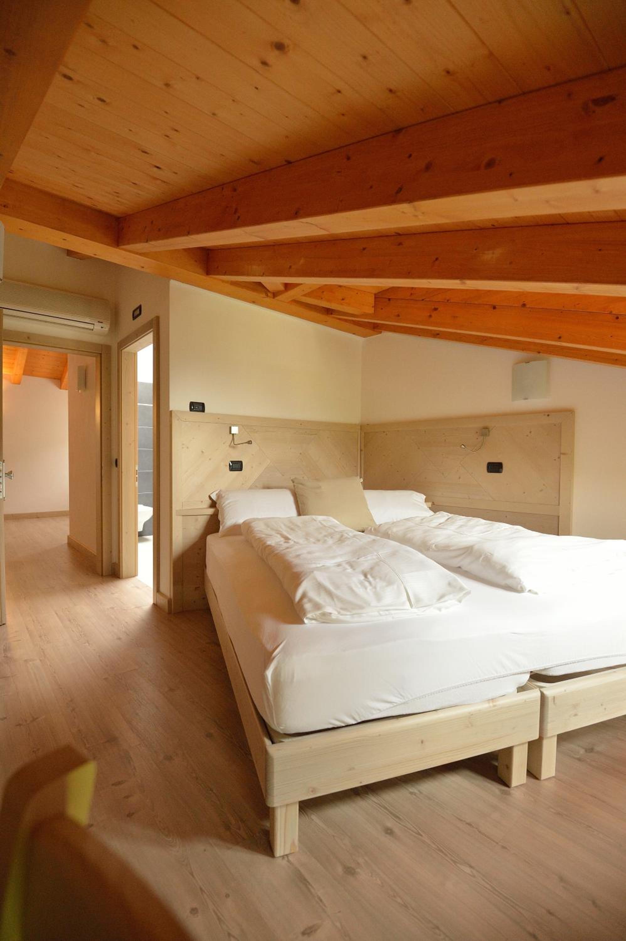 Double or Twin Room - Photo 9