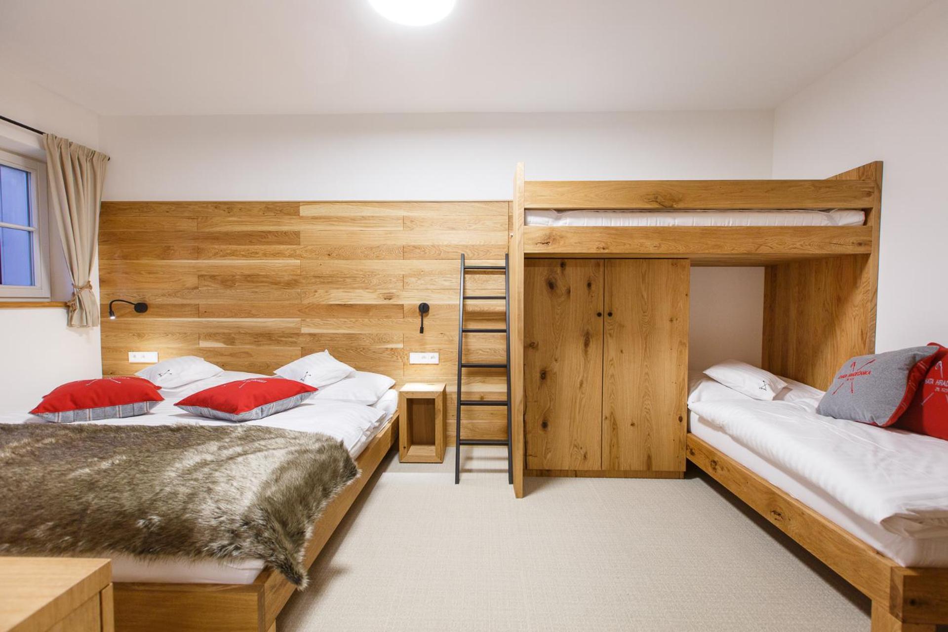 Deluxe Quadruple Room - Photo 2