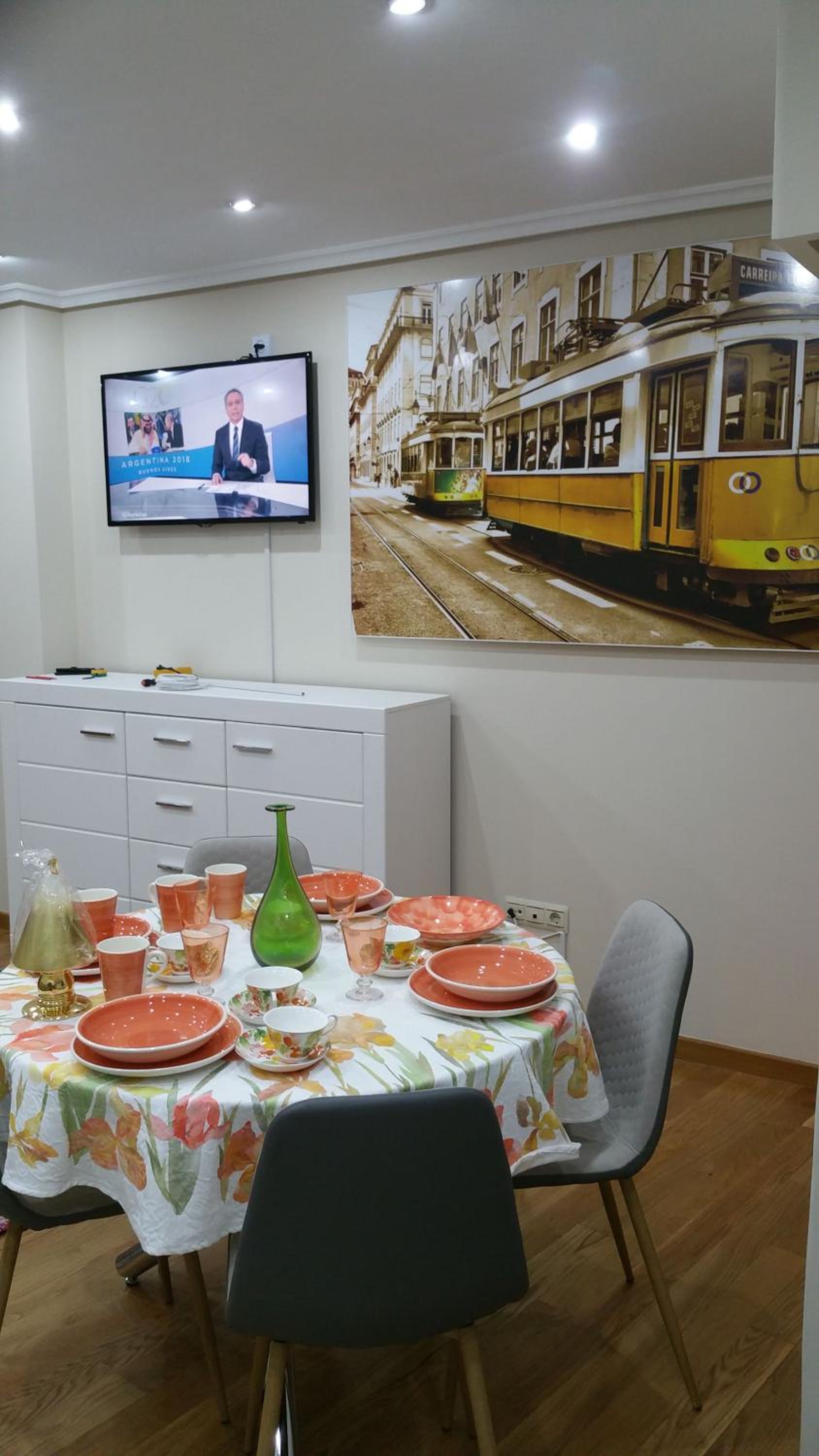 Two-Bedrooms Apartment - Photo 2