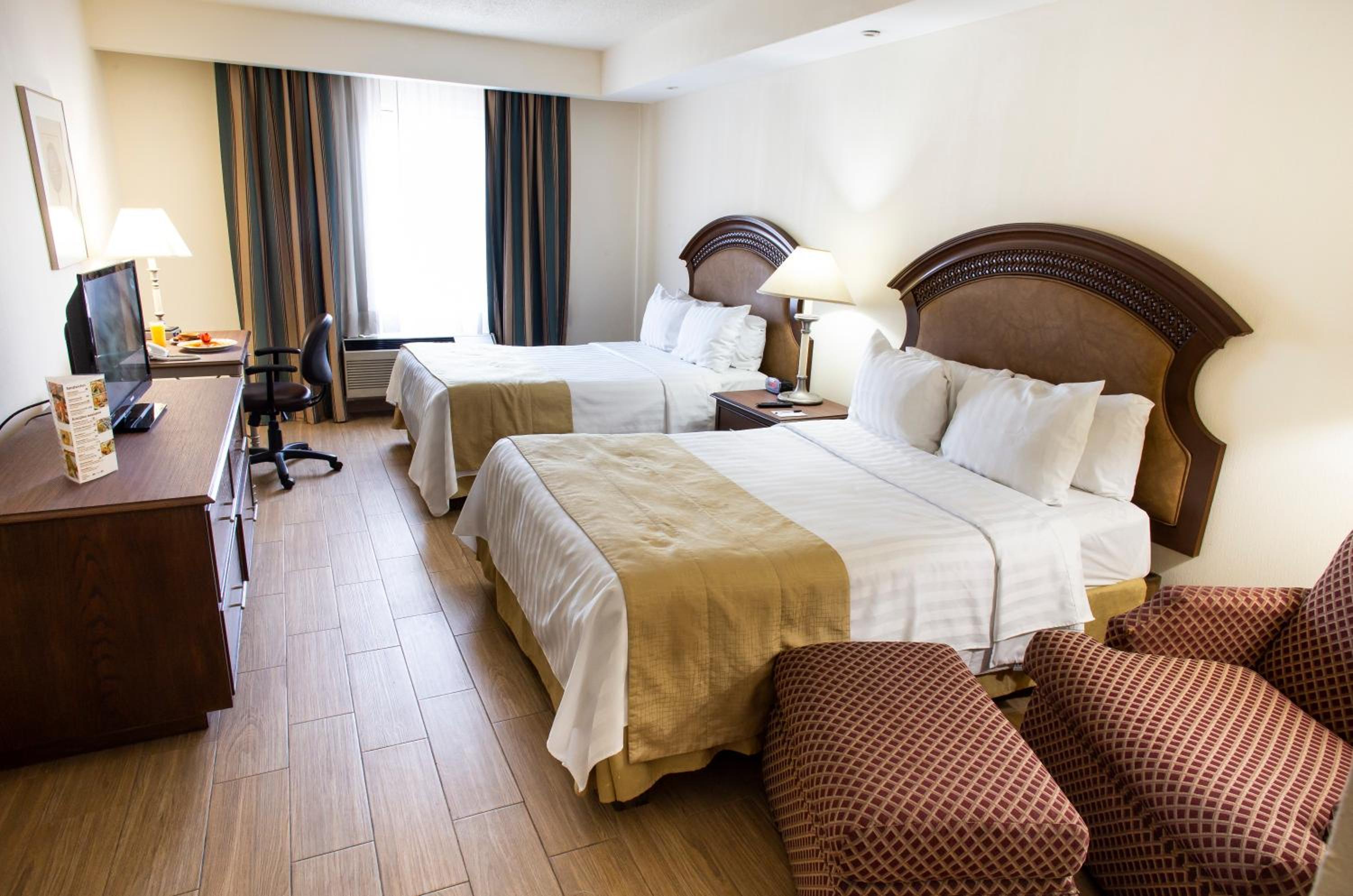 Superior Room with 2 Double Beds and Kitchenette - Non Smoking - Photo 2