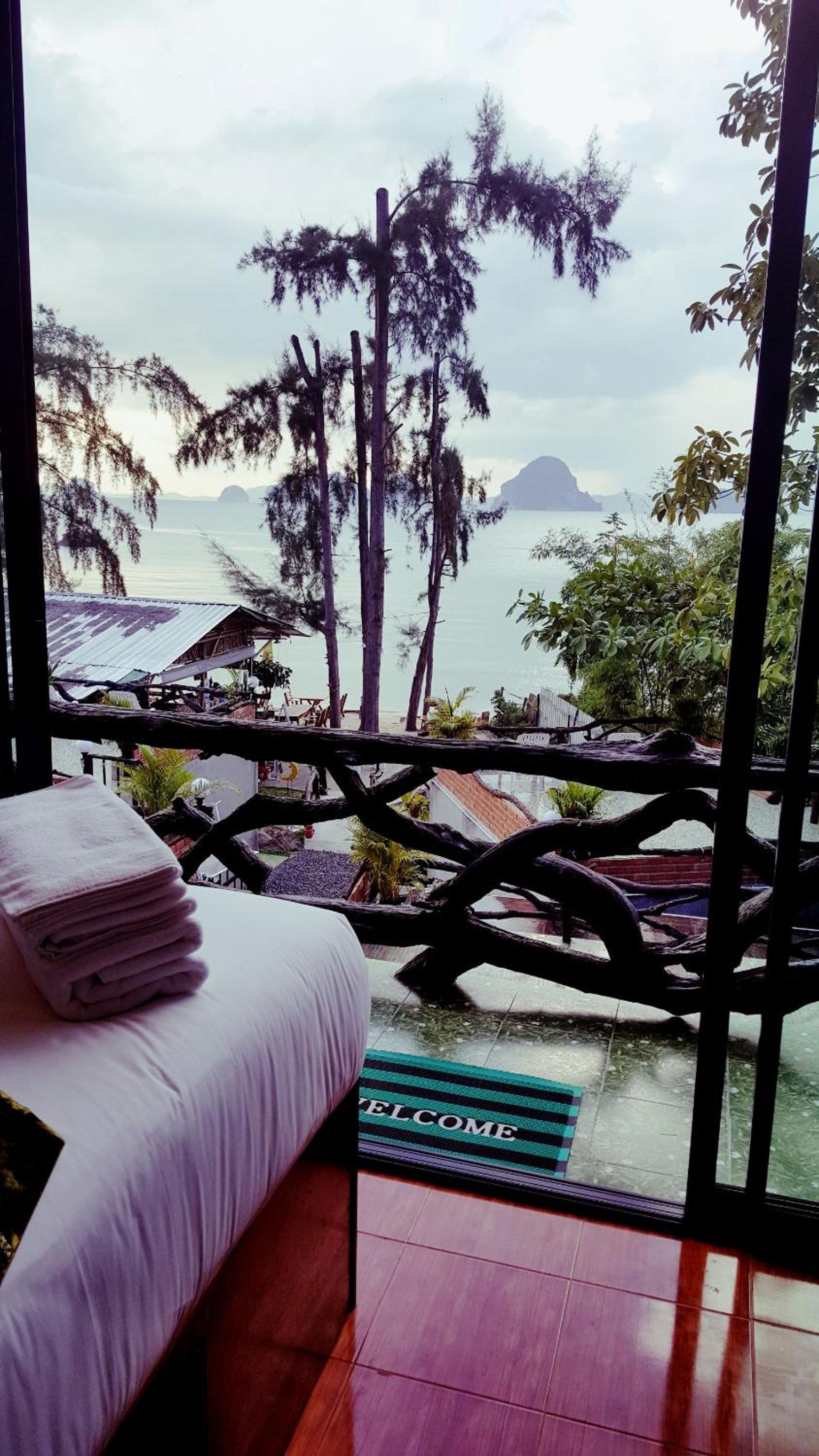 Double Room with Sea View - Photo 35