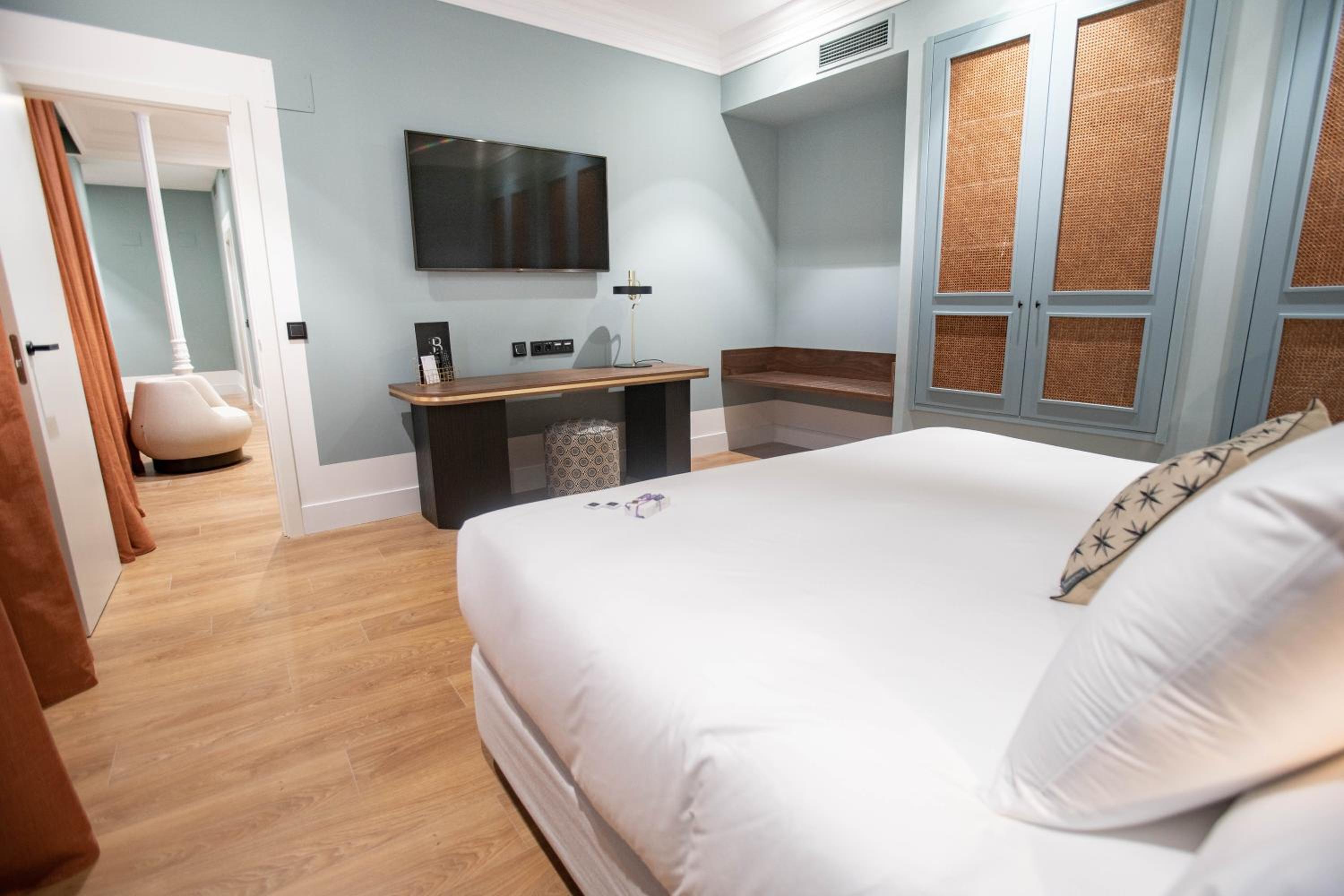 Junior Suite thumbnail 6
