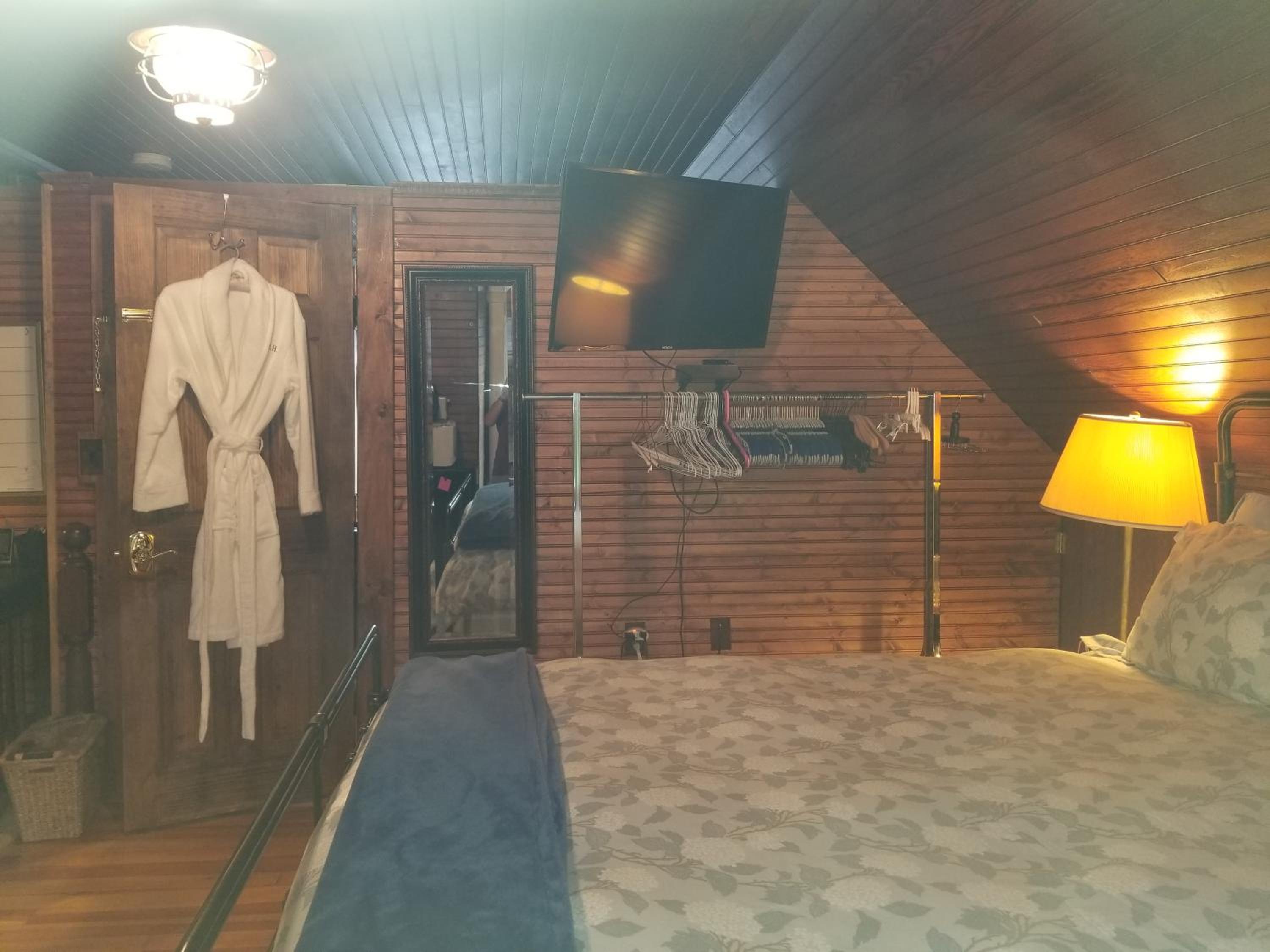Suite with River View - Photo 14
