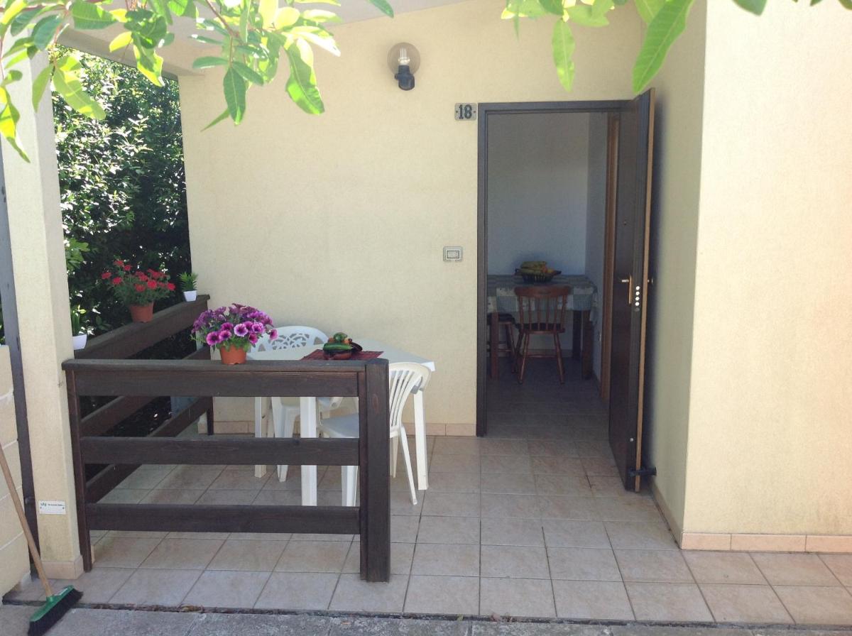 Bungalow (2 Adults)