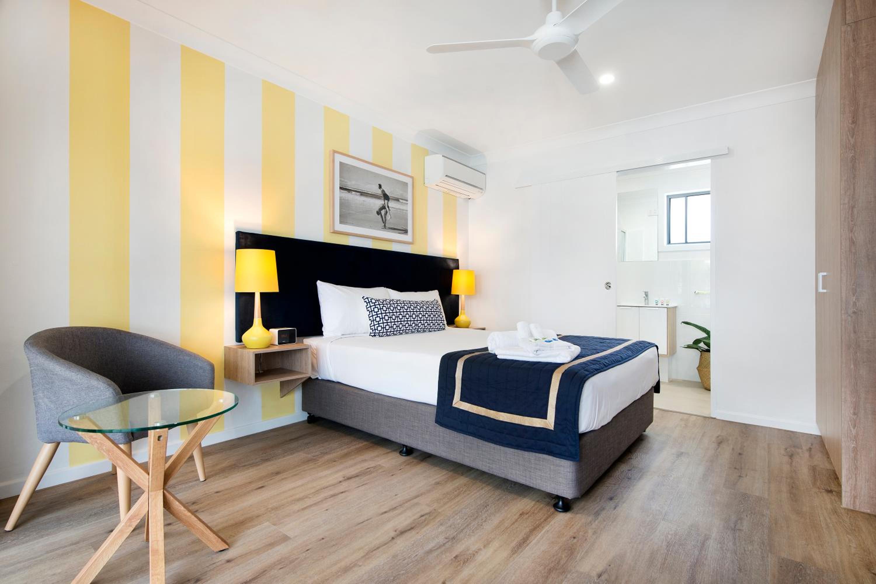 Deluxe Queen Room- Free Parking - Photo 7