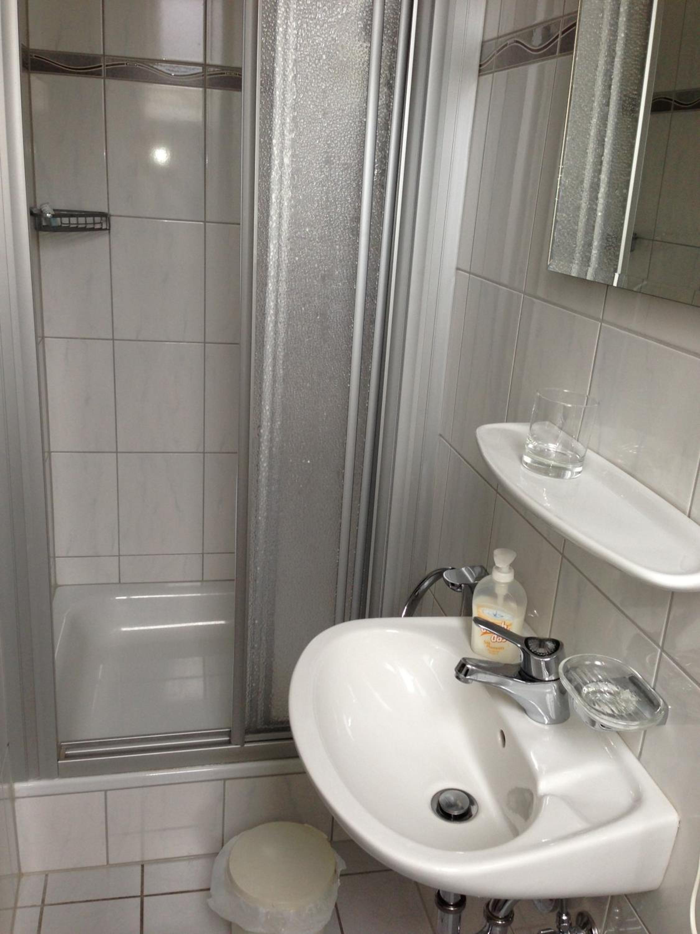 Double Room - Photo 4